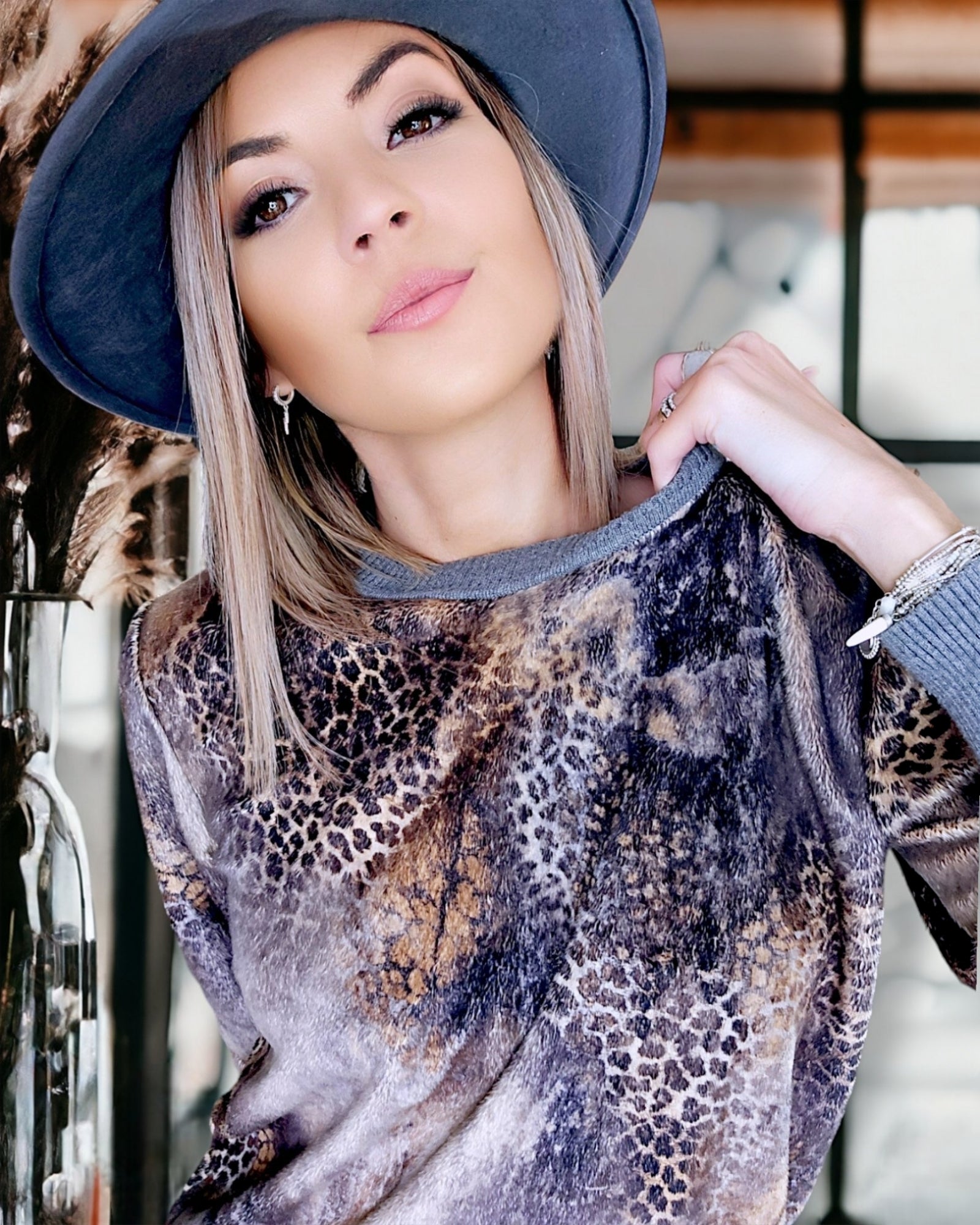 Sweat grrr                                            CAROLINE BISS - 𝐌𝐚𝐫𝐢𝐧𝐚𝟒𝟒𝐟𝐚𝐦𝐢𝐥𝐲