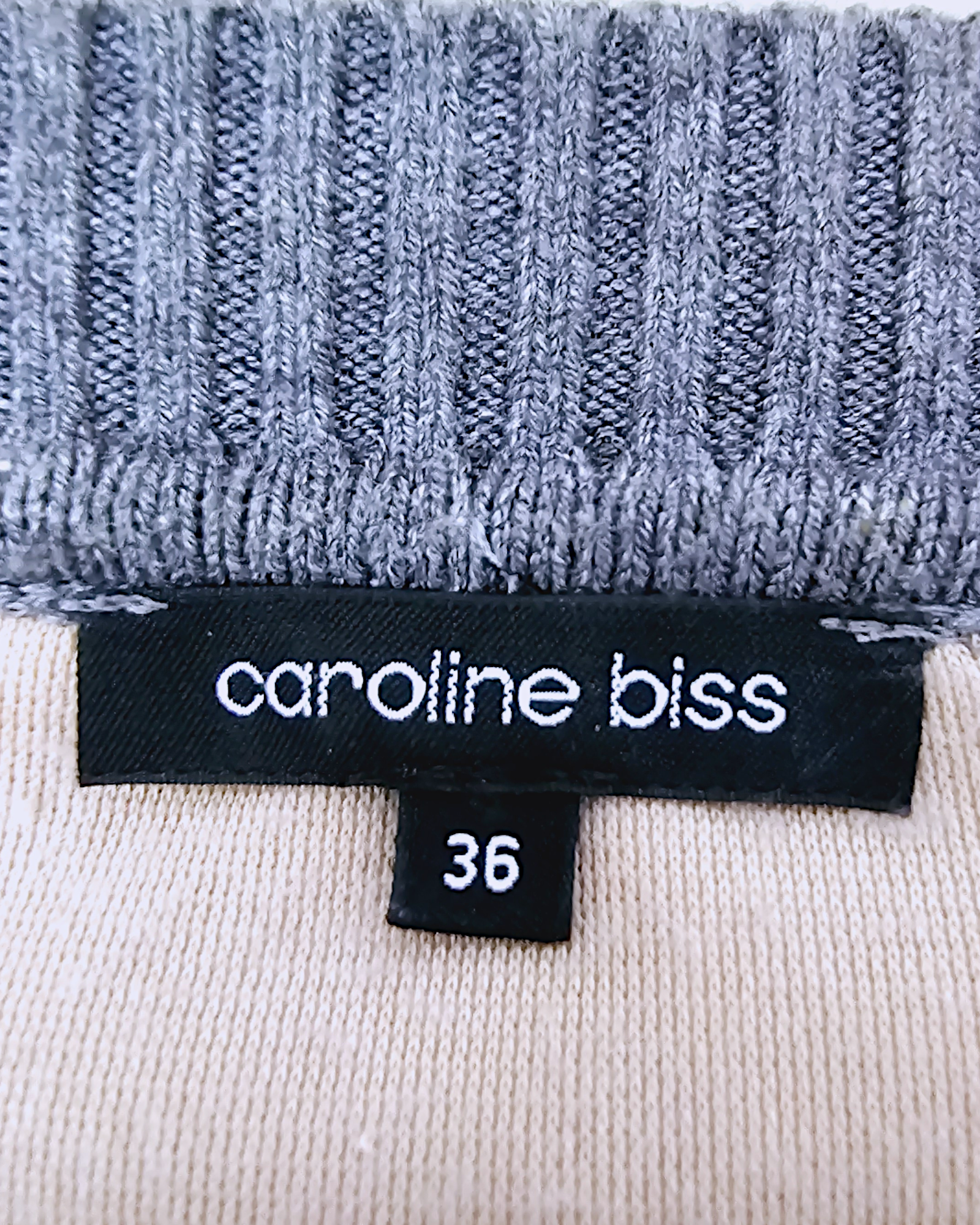 Sweat grrr                                            CAROLINE BISS - 𝐌𝐚𝐫𝐢𝐧𝐚𝟒𝟒𝐟𝐚𝐦𝐢𝐥𝐲