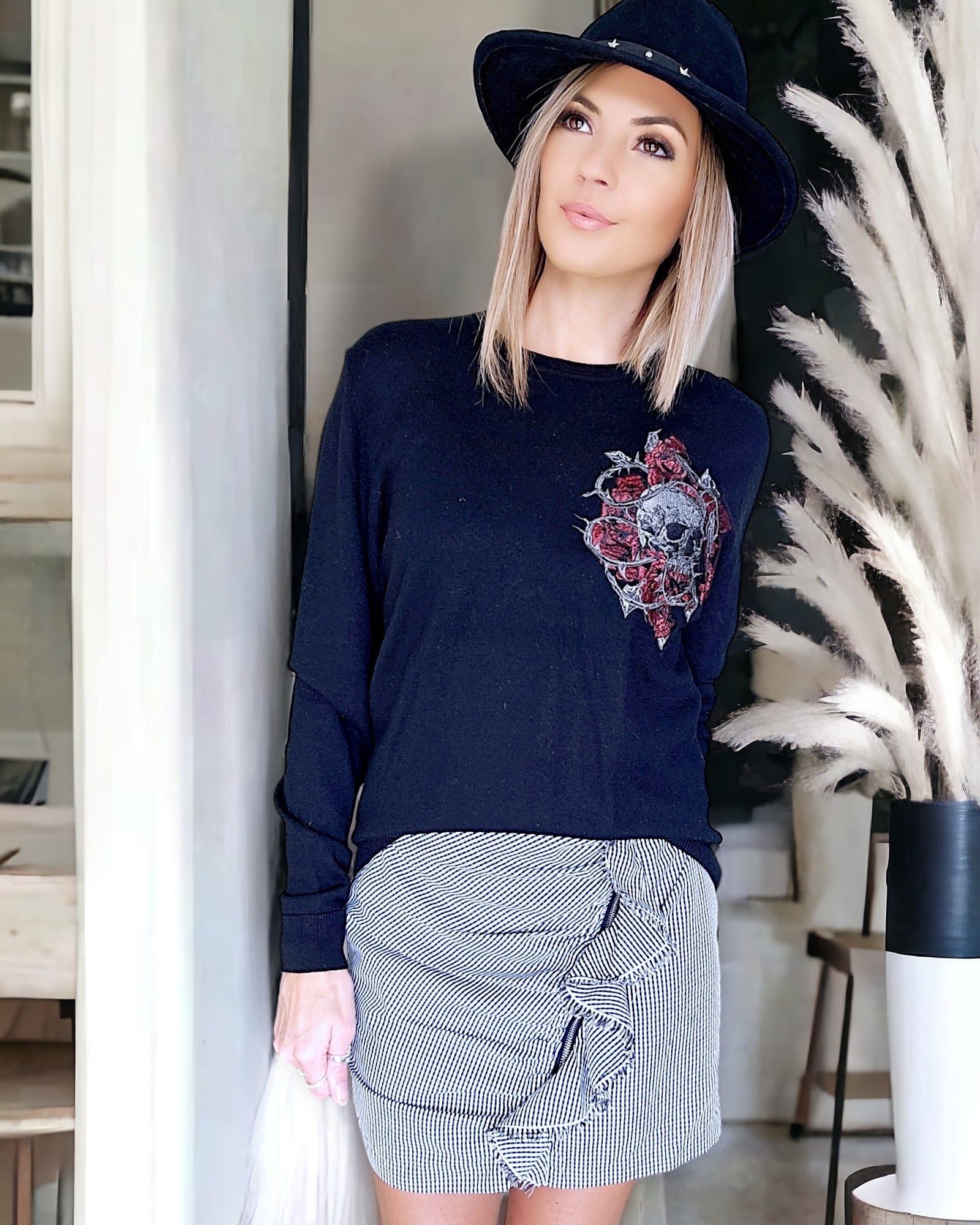 Pull noir skull                                       THE KOOPLES - 𝐌𝐚𝐫𝐢𝐧𝐚𝟒𝟒𝐟𝐚𝐦𝐢𝐥𝐲