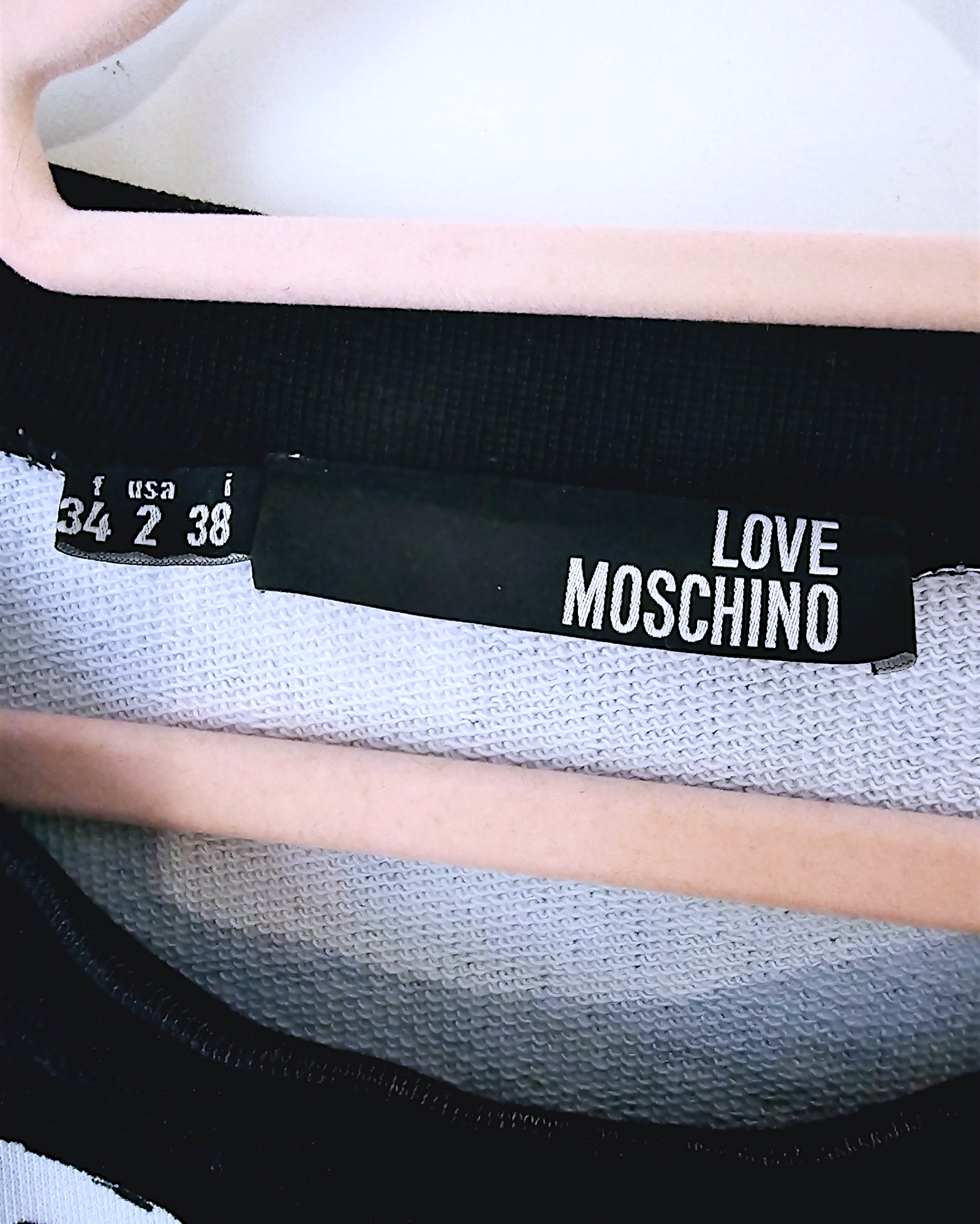 Robe sweat Love                                 LOVE MOSCHINO - 𝐌𝐚𝐫𝐢𝐧𝐚𝟒𝟒𝐟𝐚𝐦𝐢𝐥𝐲