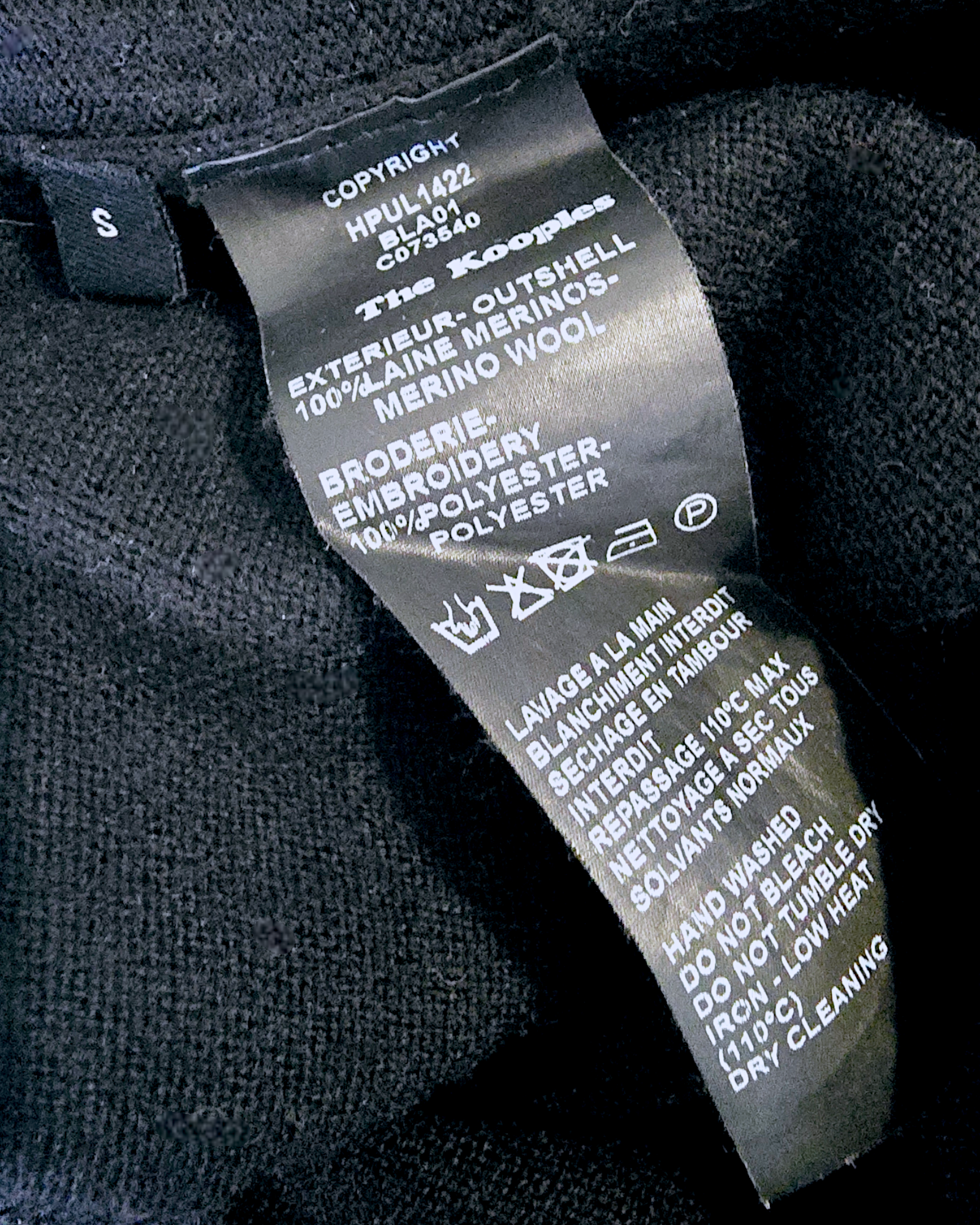 Pull noir skull                                       THE KOOPLES - 𝐌𝐚𝐫𝐢𝐧𝐚𝟒𝟒𝐟𝐚𝐦𝐢𝐥𝐲