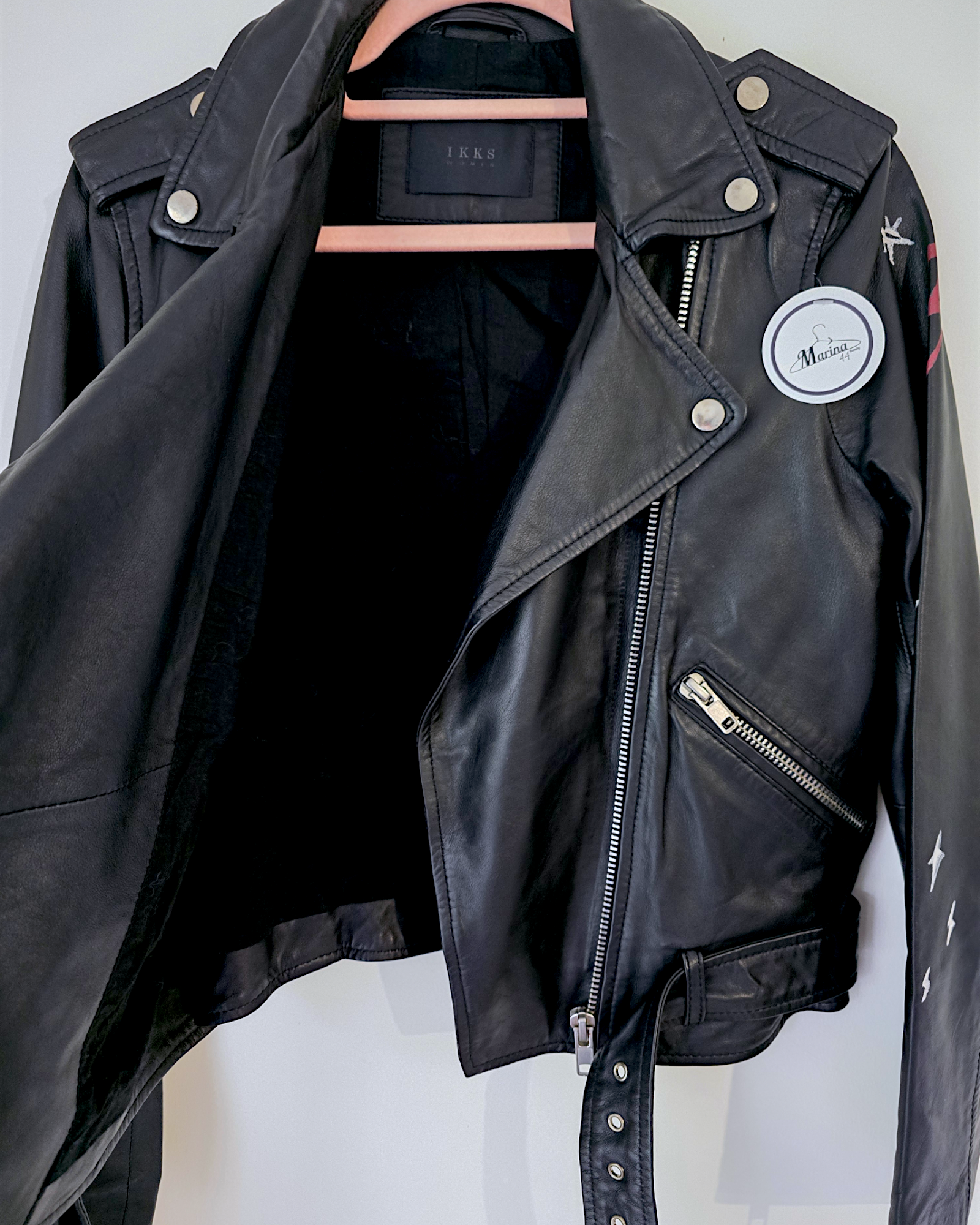 Perfecto cuir tags - 𝐌𝐚𝐫𝐢𝐧𝐚𝟒𝟒𝐟𝐚𝐦𝐢𝐥𝐲