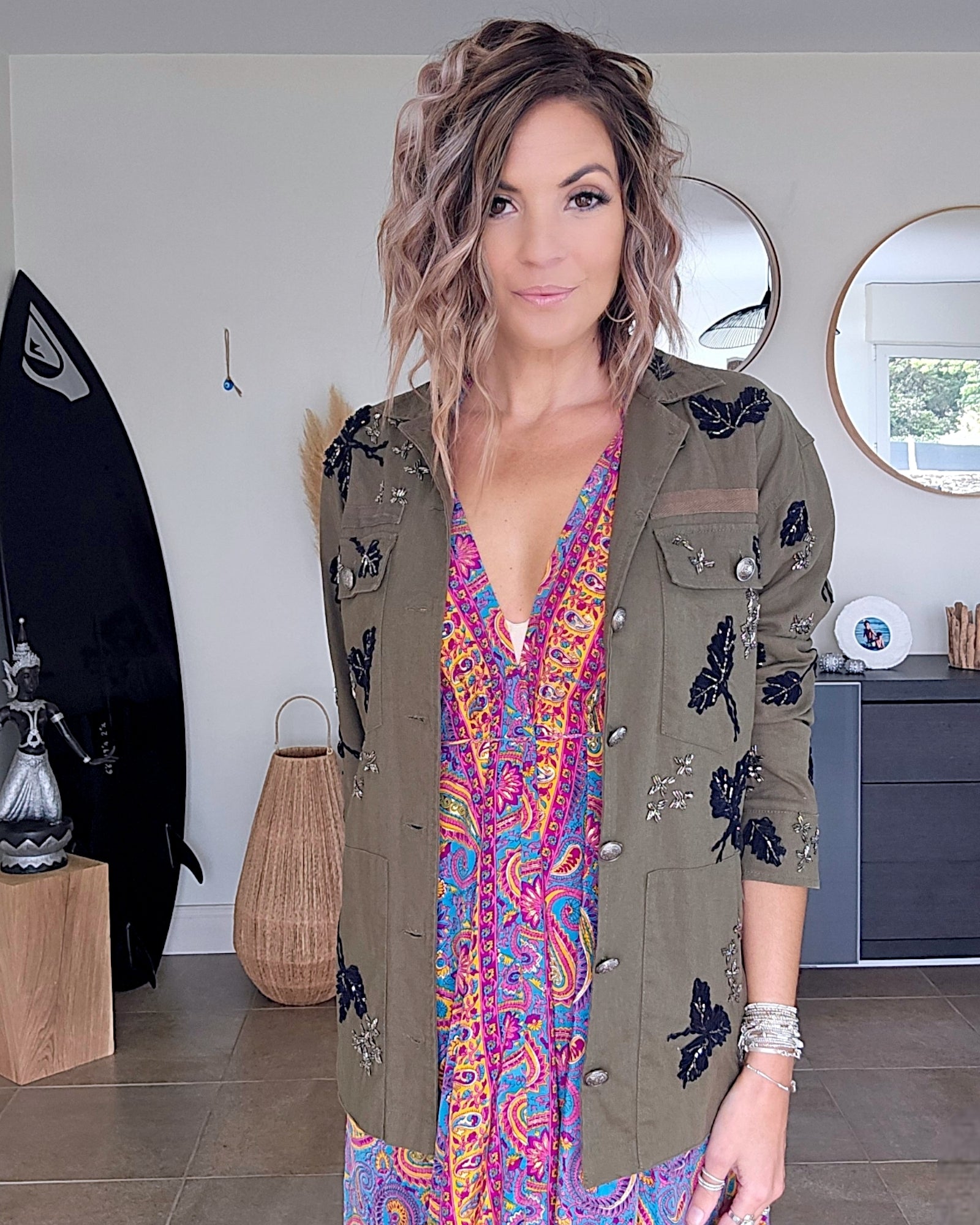 Saharienne kaki en perles - 𝐌𝐚𝐫𝐢𝐧𝐚𝟒𝟒𝐟𝐚𝐦𝐢𝐥𝐲