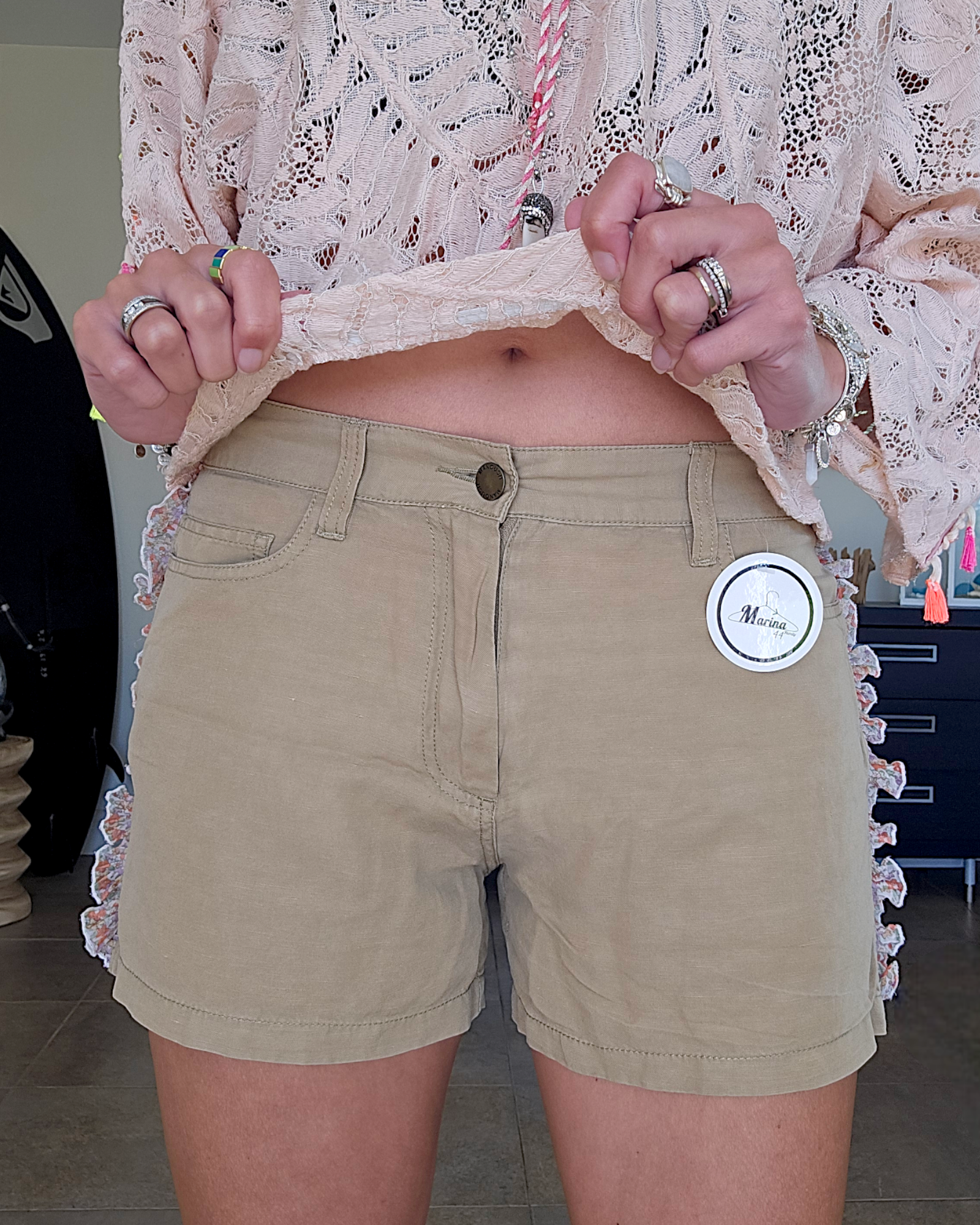 Short beige - 𝐌𝐚𝐫𝐢𝐧𝐚𝟒𝟒𝐟𝐚𝐦𝐢𝐥𝐲