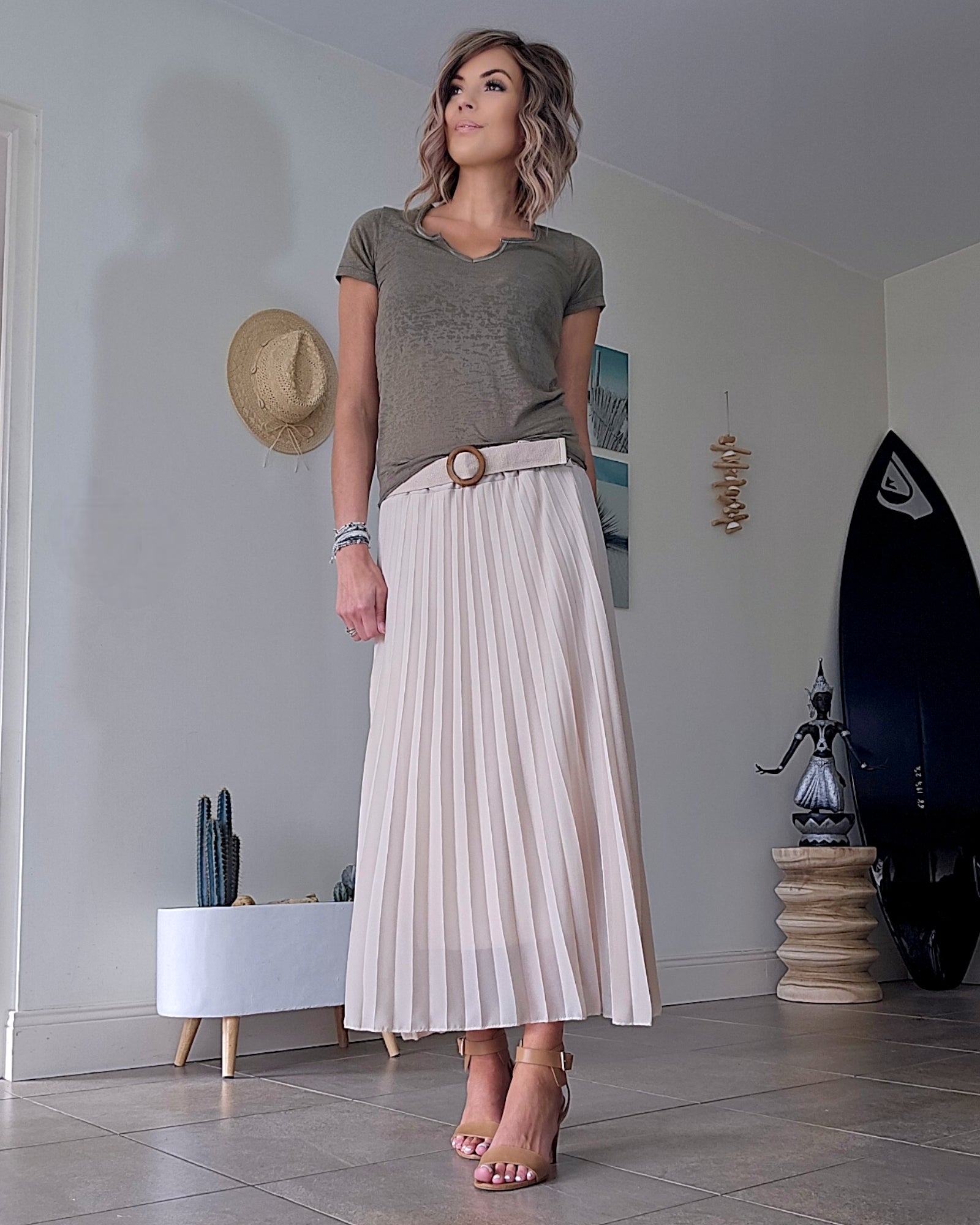 Jupe midi beige - 𝐌𝐚𝐫𝐢𝐧𝐚𝟒𝟒𝐟𝐚𝐦𝐢𝐥𝐲