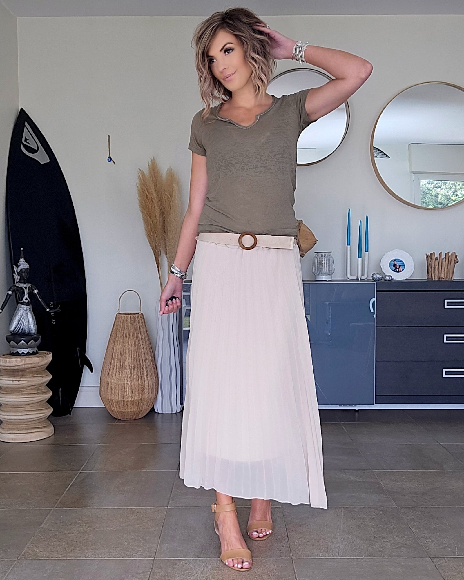 Jupe midi beige - 𝐌𝐚𝐫𝐢𝐧𝐚𝟒𝟒𝐟𝐚𝐦𝐢𝐥𝐲