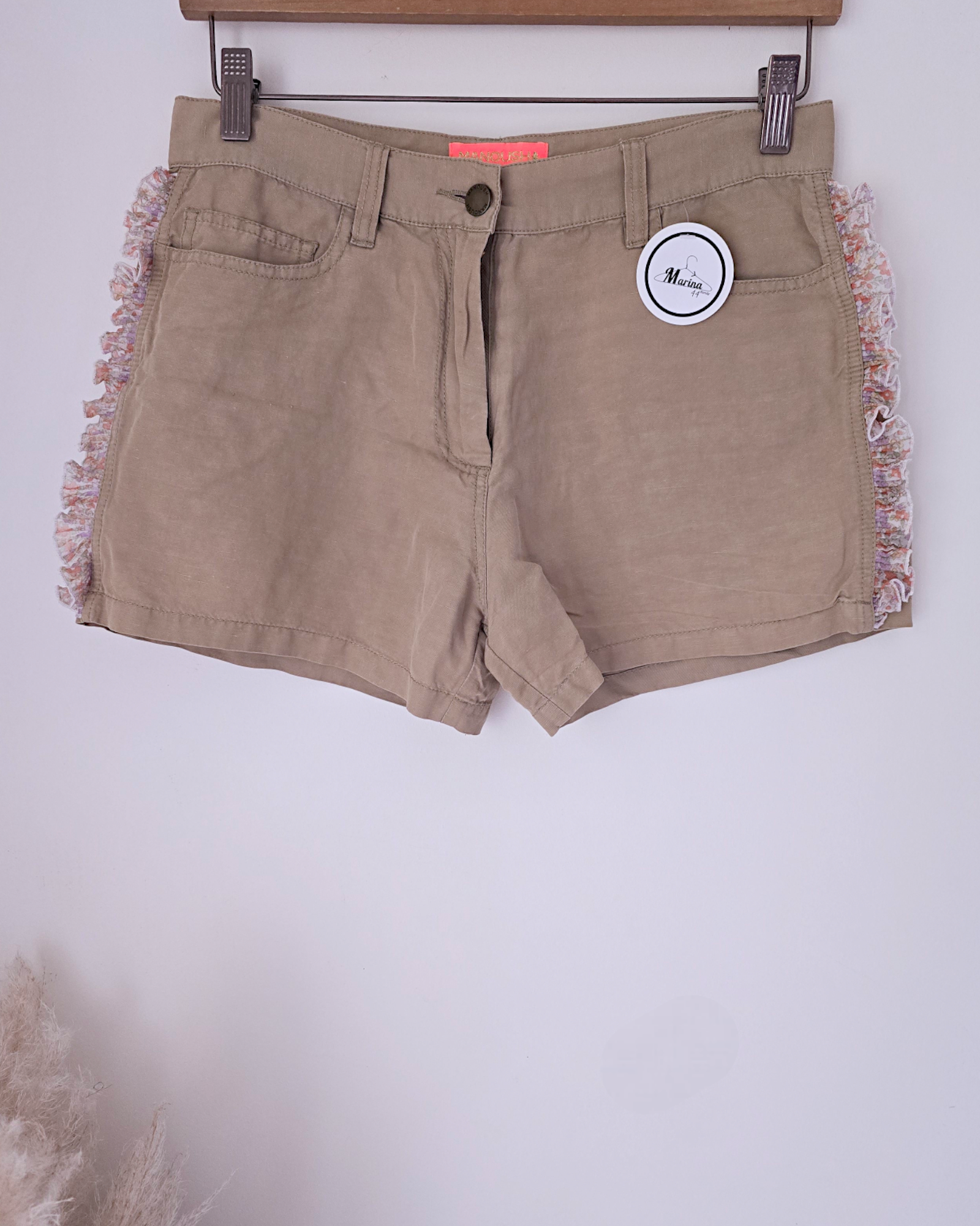 Short beige - 𝐌𝐚𝐫𝐢𝐧𝐚𝟒𝟒𝐟𝐚𝐦𝐢𝐥𝐲