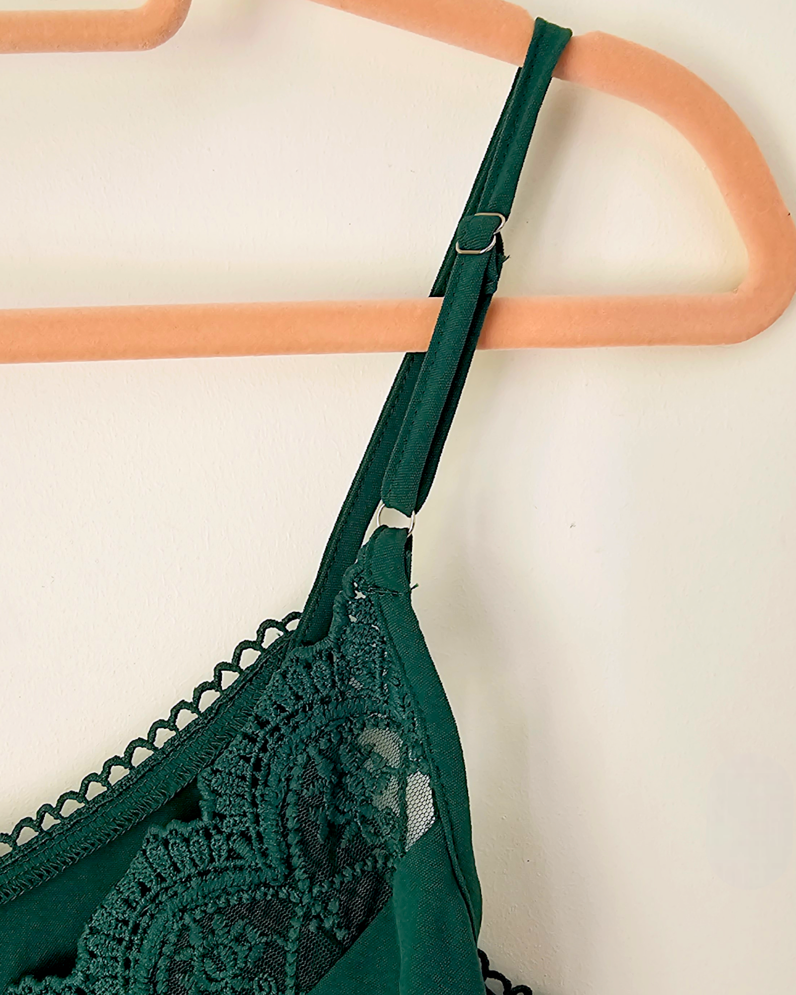 Débardeur vert - 𝐌𝐚𝐫𝐢𝐧𝐚𝟒𝟒𝐟𝐚𝐦𝐢𝐥𝐲