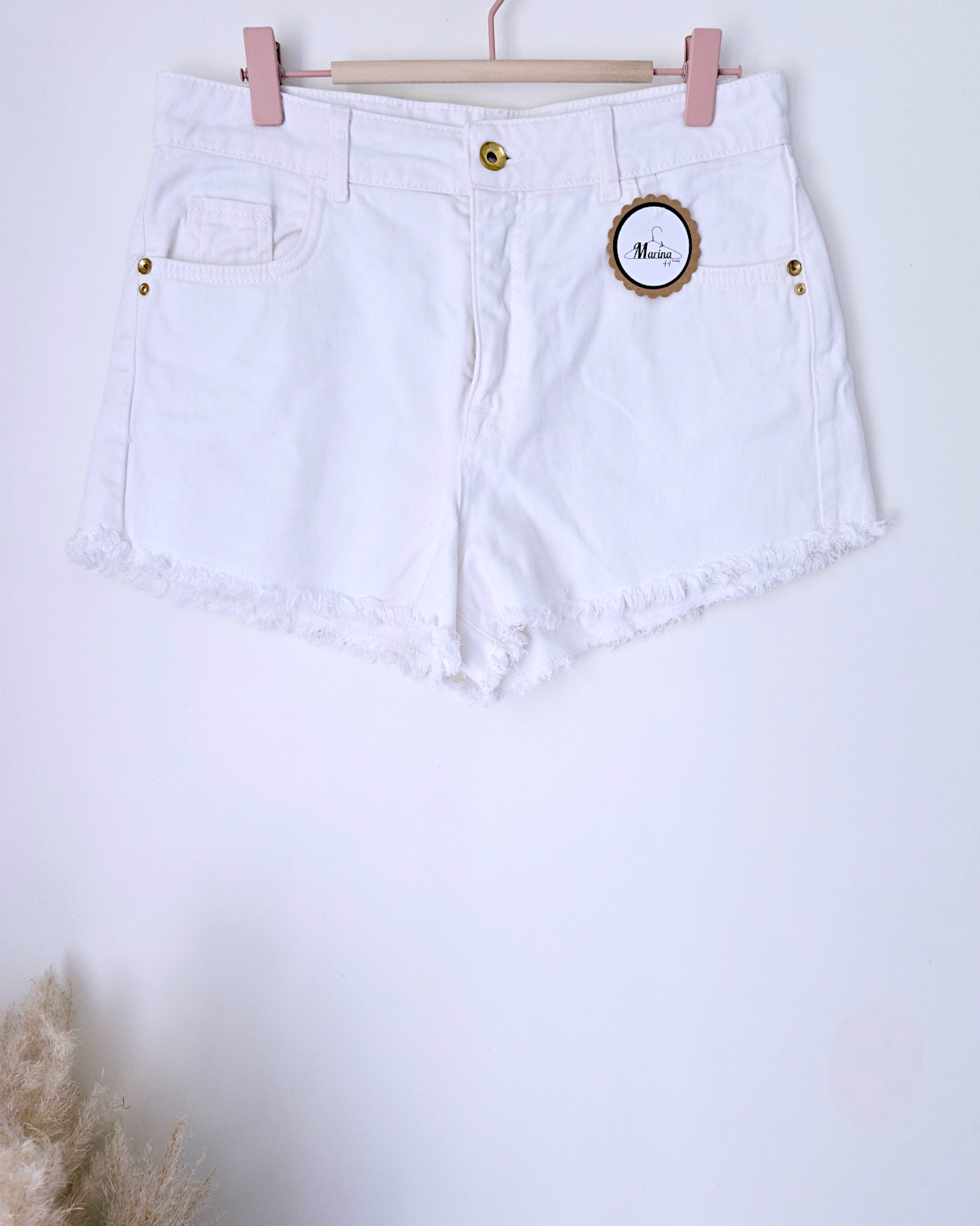 Short denim blanc - 𝐌𝐚𝐫𝐢𝐧𝐚𝟒𝟒𝐟𝐚𝐦𝐢𝐥𝐲