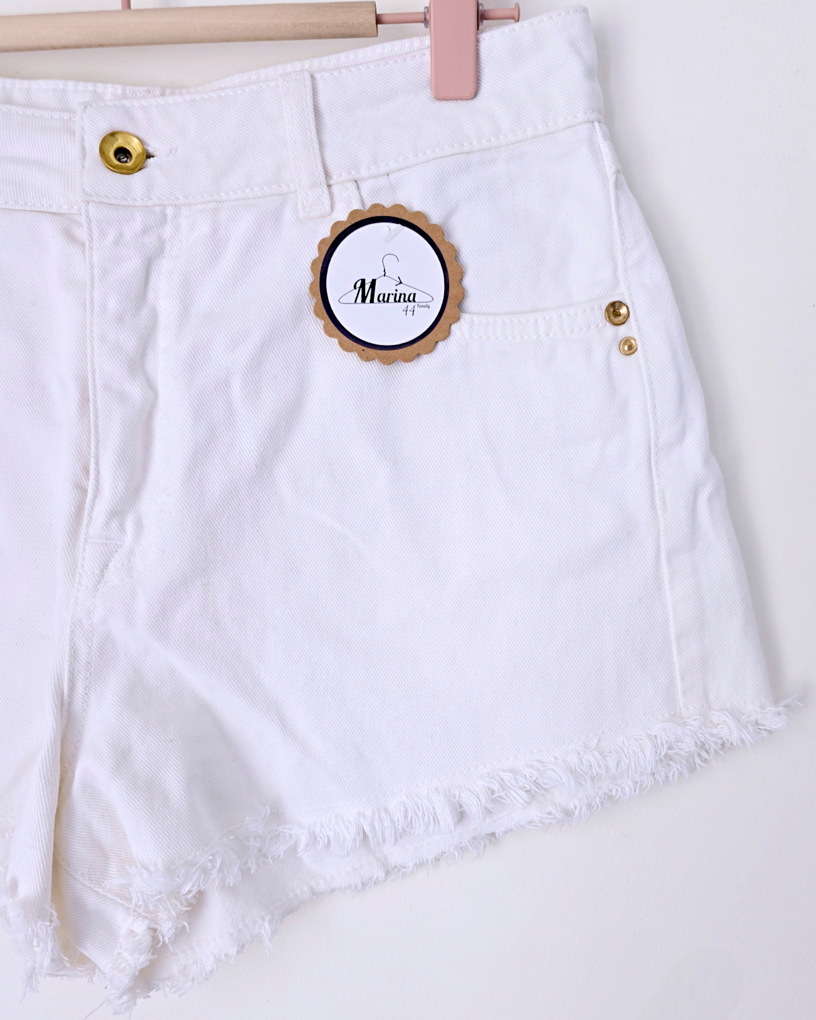Short denim blanc - 𝐌𝐚𝐫𝐢𝐧𝐚𝟒𝟒𝐟𝐚𝐦𝐢𝐥𝐲
