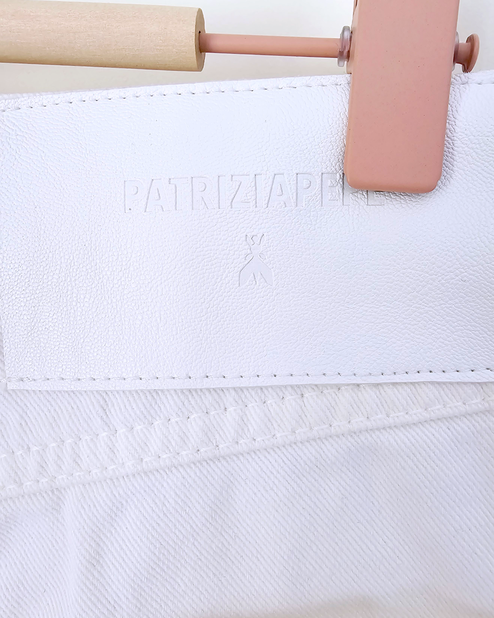 Short denim blanc - 𝐌𝐚𝐫𝐢𝐧𝐚𝟒𝟒𝐟𝐚𝐦𝐢𝐥𝐲