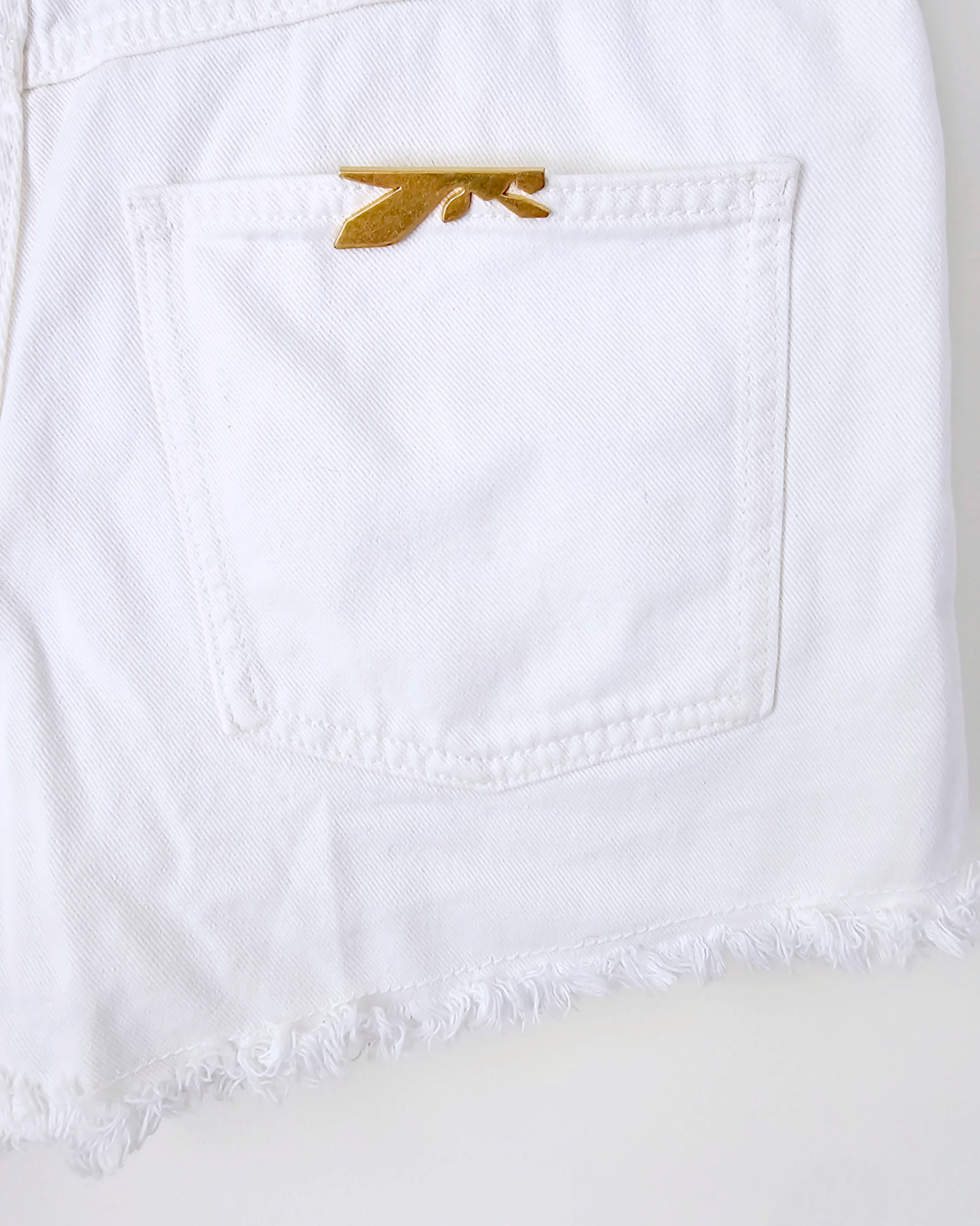 Short denim blanc - 𝐌𝐚𝐫𝐢𝐧𝐚𝟒𝟒𝐟𝐚𝐦𝐢𝐥𝐲