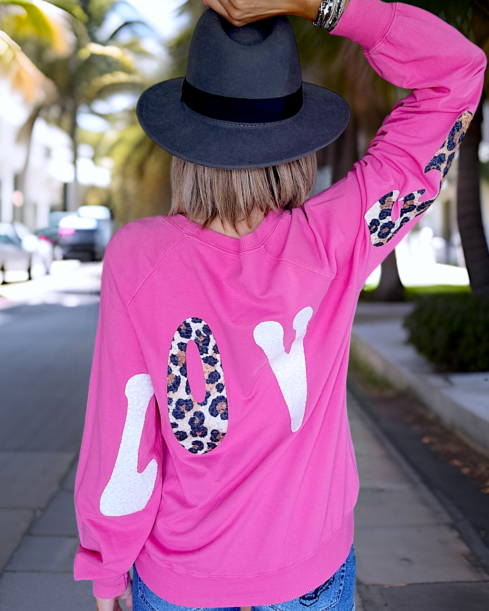 Sweat LOVE fuchsia - 𝐌𝐚𝐫𝐢𝐧𝐚𝟒𝟒𝐟𝐚𝐦𝐢𝐥𝐲