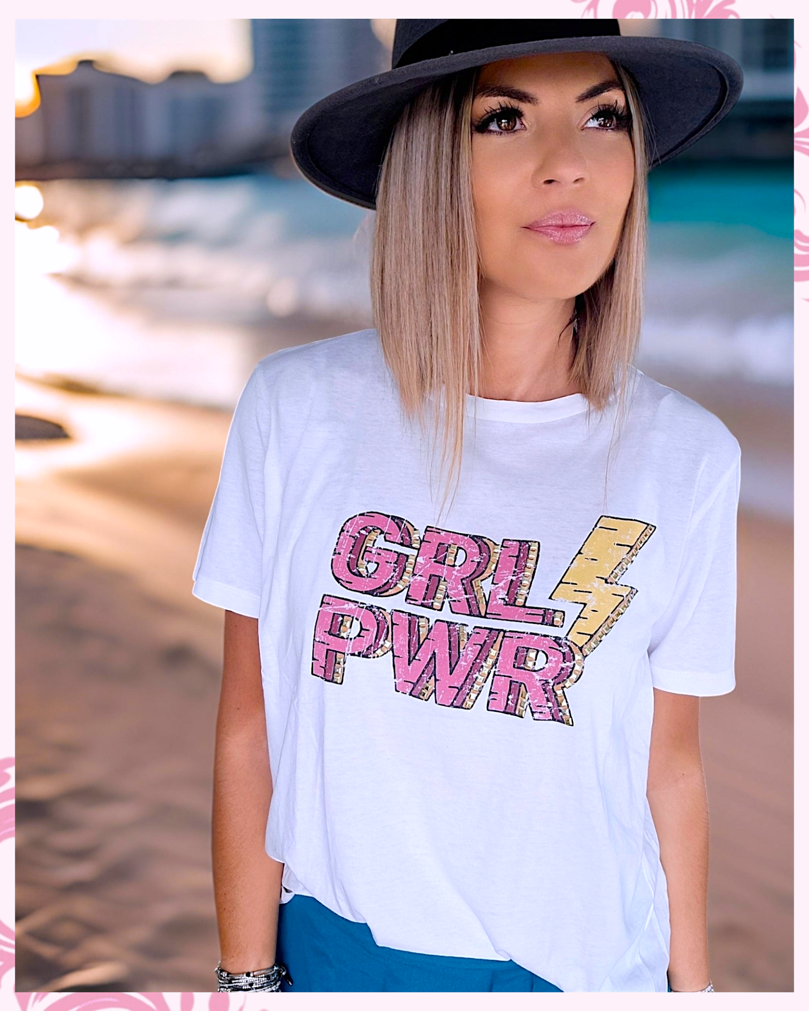 Tee-shirt girl power ⚡︎ - 𝐌𝐚𝐫𝐢𝐧𝐚𝟒𝟒𝐟𝐚𝐦𝐢𝐥𝐲