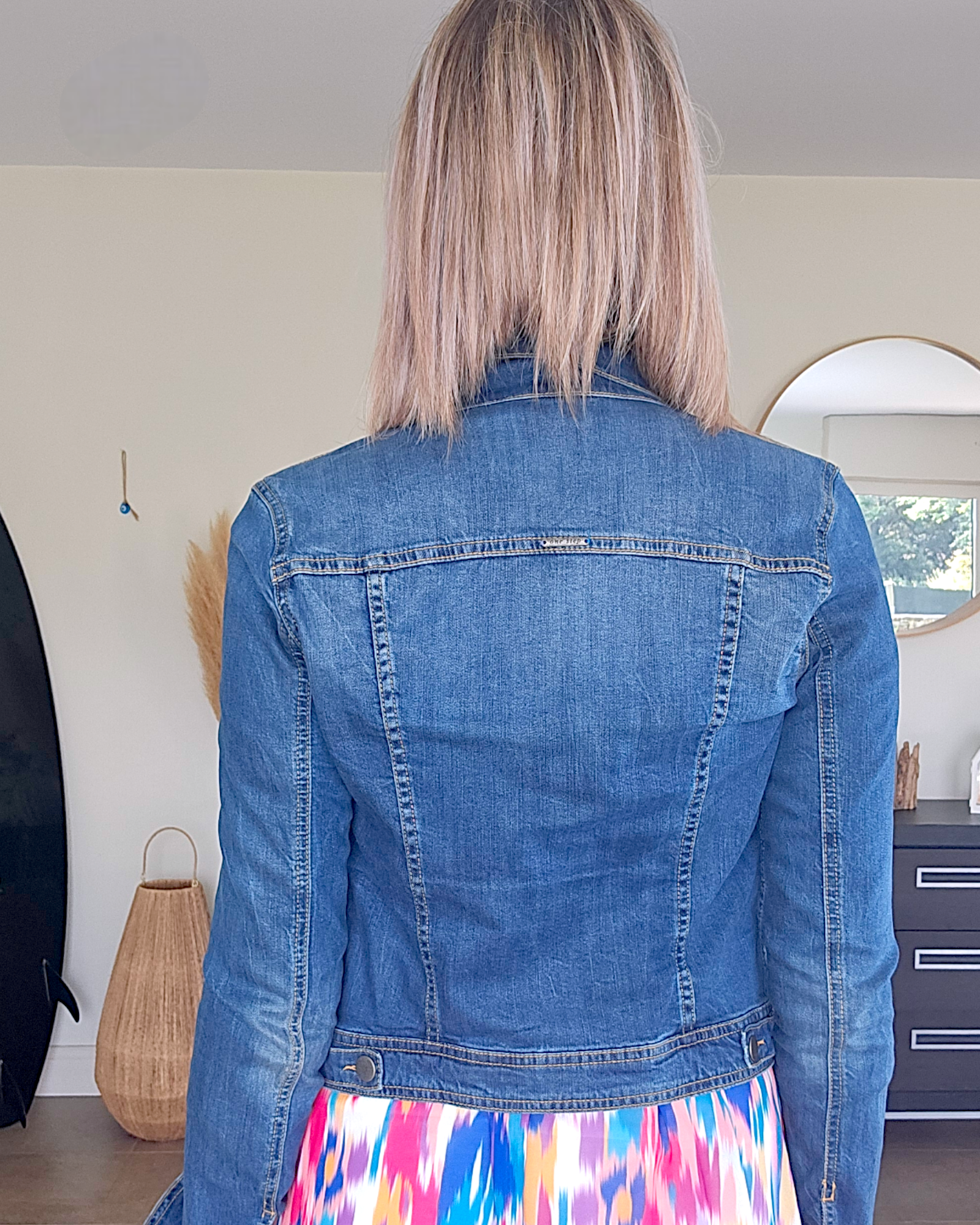 Veste cloutés en denim - 𝐌𝐚𝐫𝐢𝐧𝐚𝟒𝟒𝐟𝐚𝐦𝐢𝐥𝐲