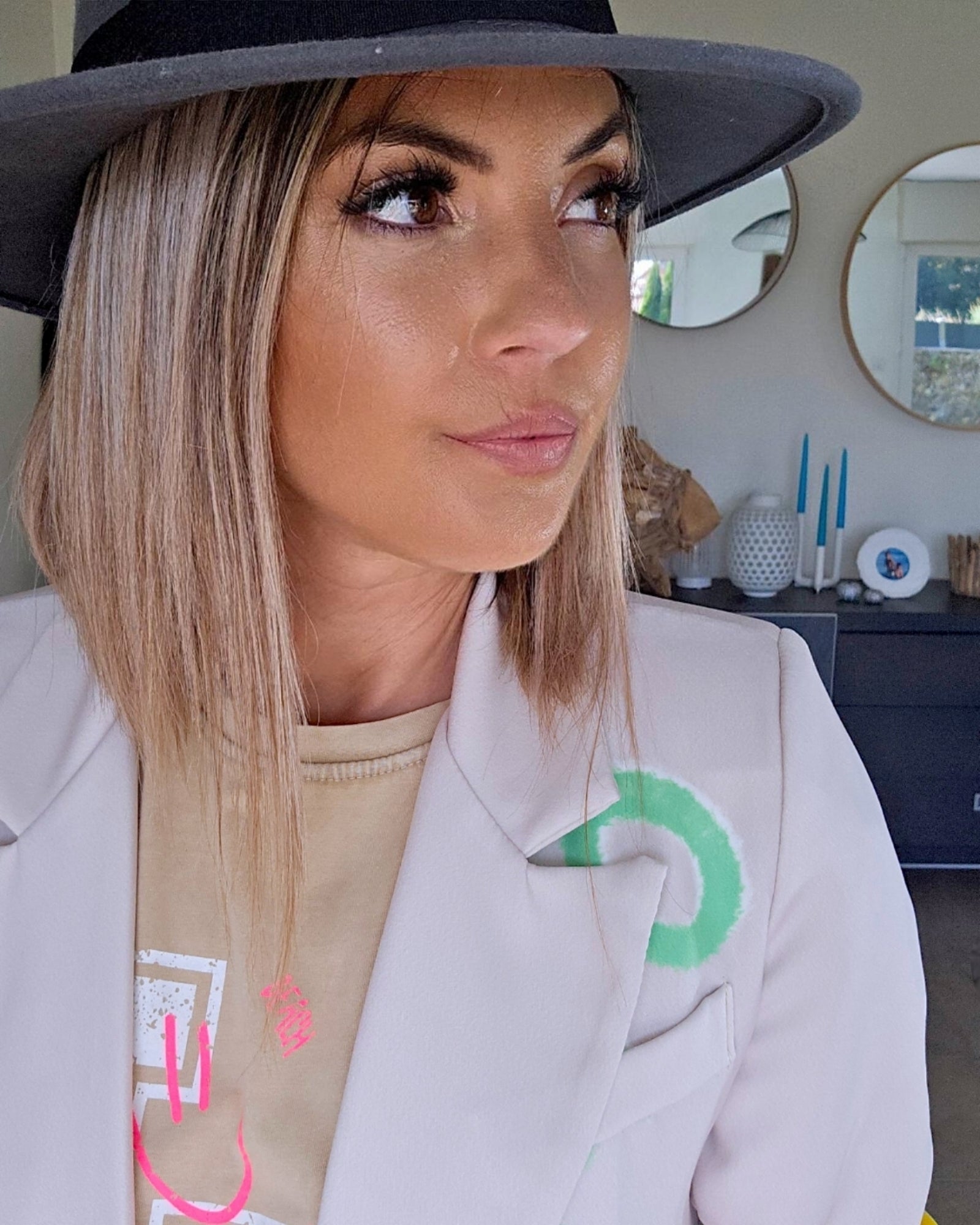 Veste à tag beige - 𝐌𝐚𝐫𝐢𝐧𝐚𝟒𝟒𝐟𝐚𝐦𝐢𝐥𝐲