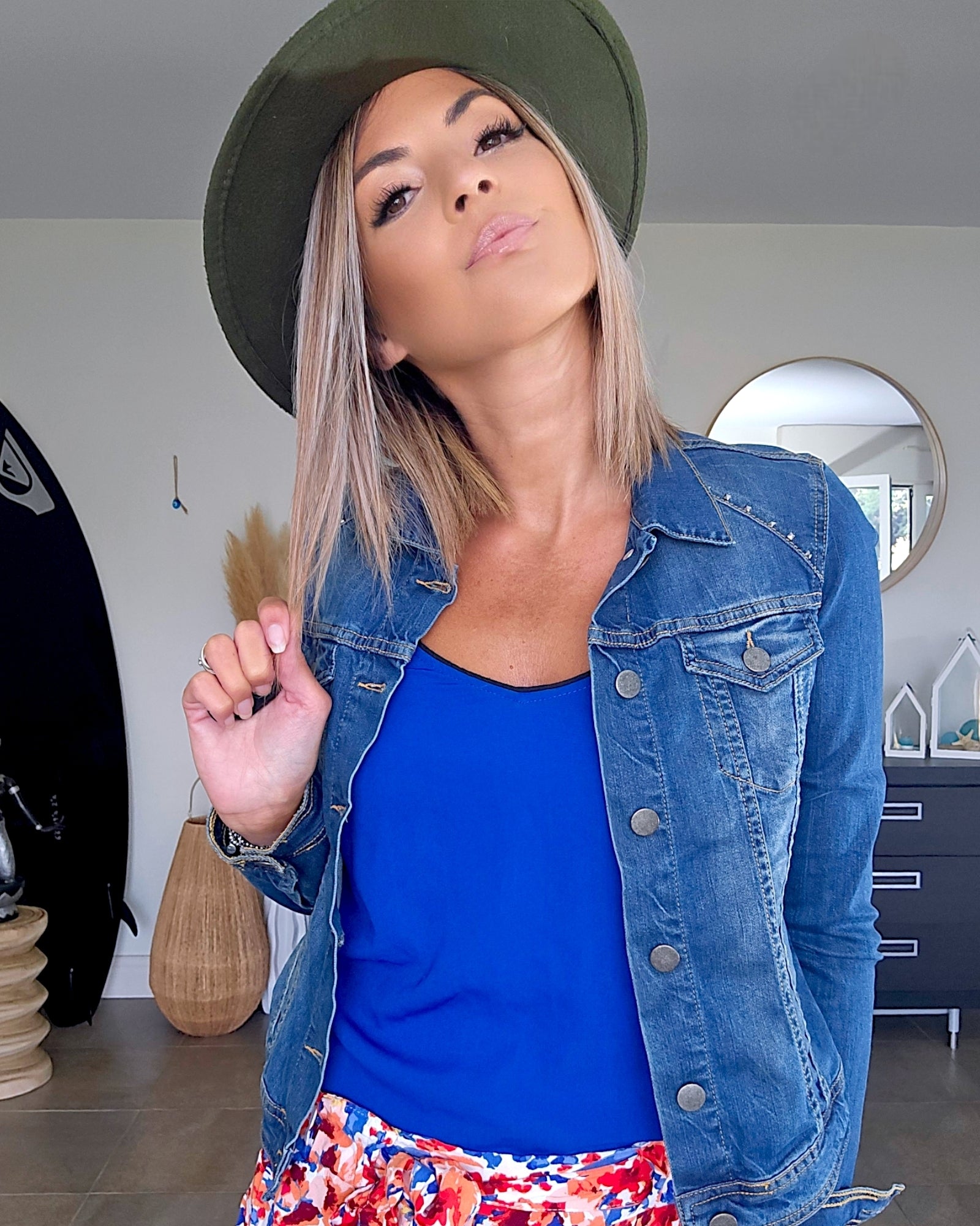Veste cloutés en denim - 𝐌𝐚𝐫𝐢𝐧𝐚𝟒𝟒𝐟𝐚𝐦𝐢𝐥𝐲