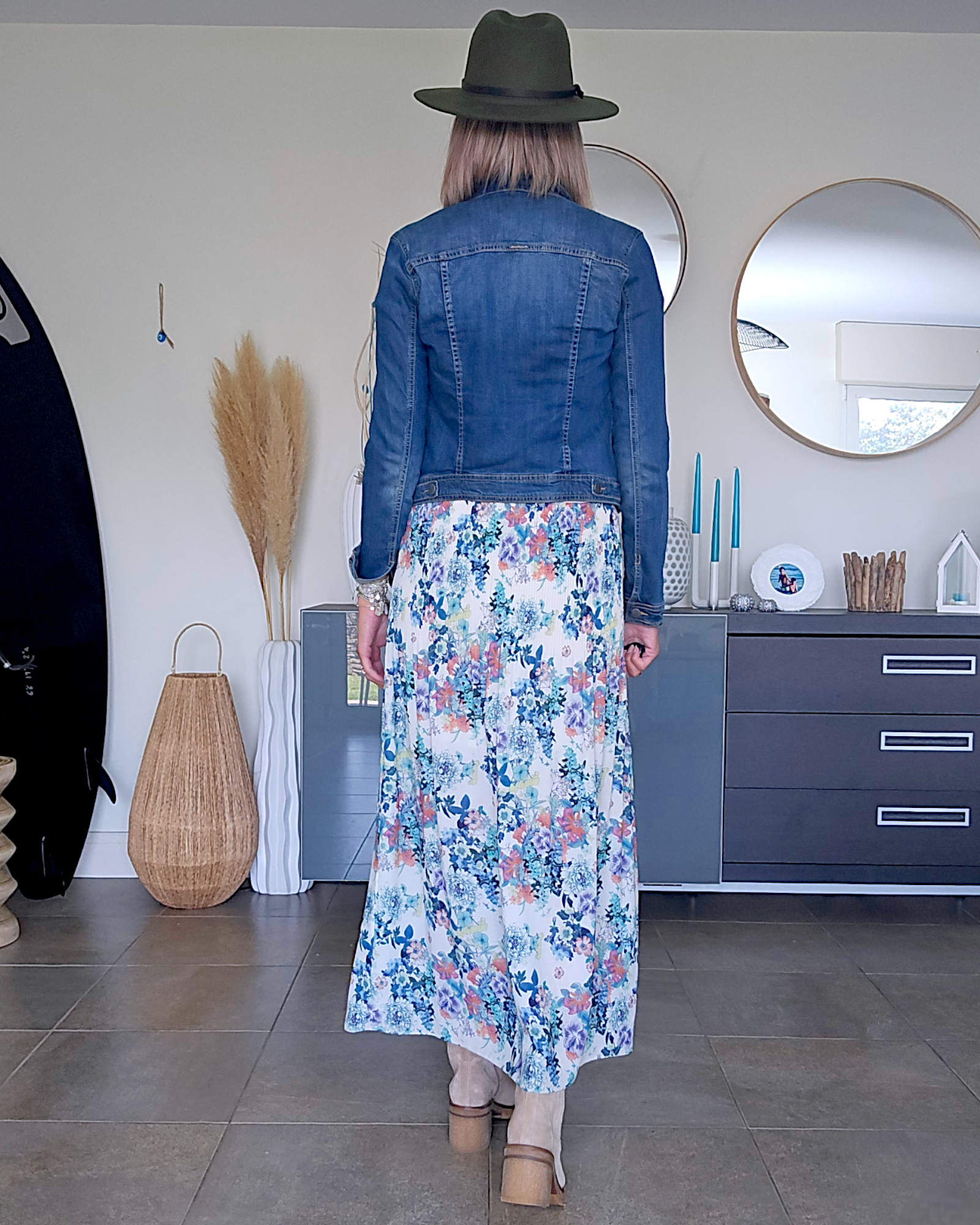 Veste cloutés en denim - 𝐌𝐚𝐫𝐢𝐧𝐚𝟒𝟒𝐟𝐚𝐦𝐢𝐥𝐲