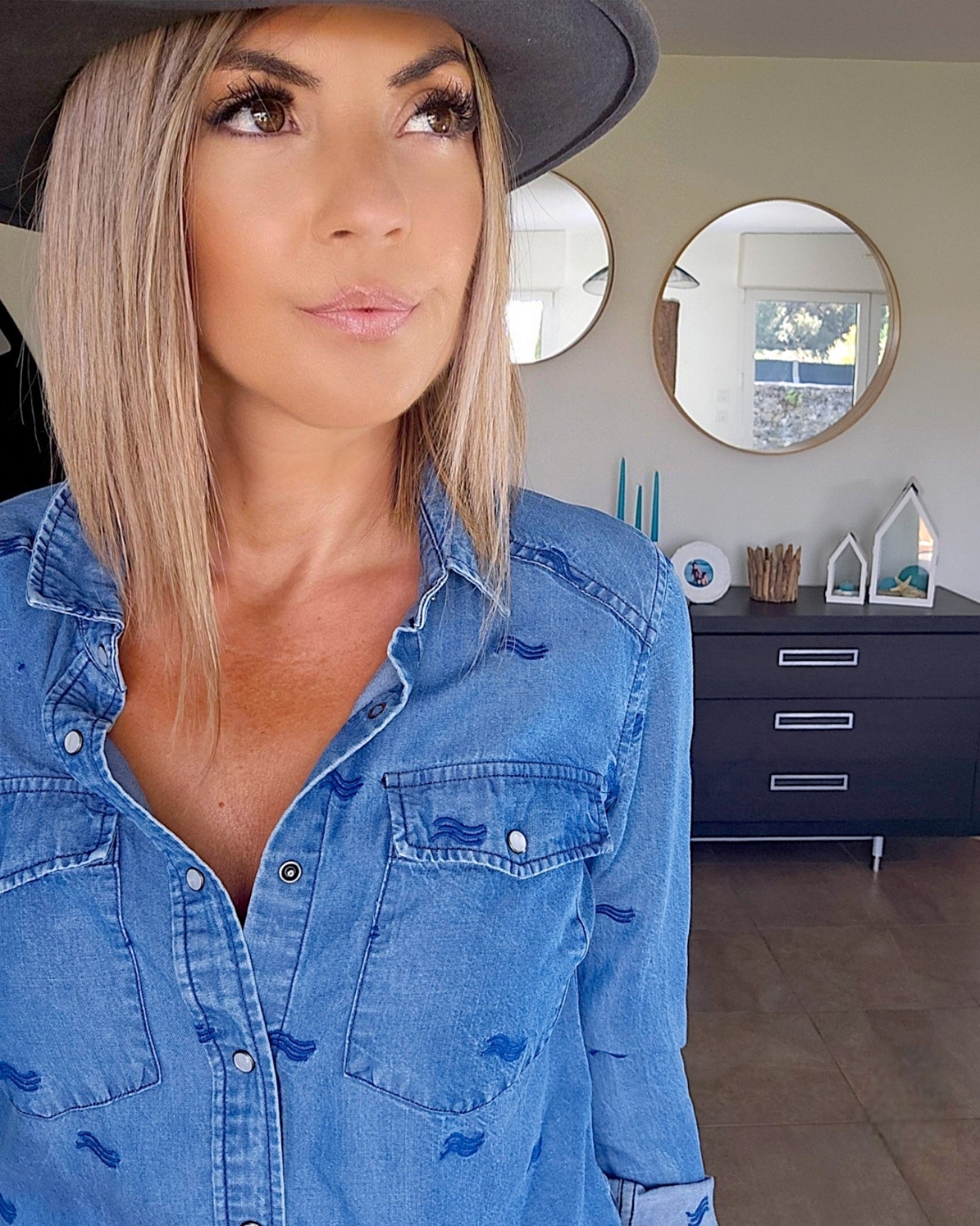 Chemise bleue - 𝐌𝐚𝐫𝐢𝐧𝐚𝟒𝟒𝐟𝐚𝐦𝐢𝐥𝐲