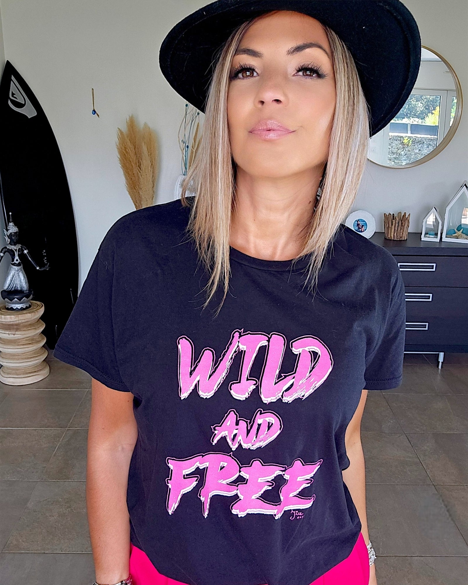 Tee-shirt noir à tag - 𝐌𝐚𝐫𝐢𝐧𝐚𝟒𝟒𝐟𝐚𝐦𝐢𝐥𝐲
