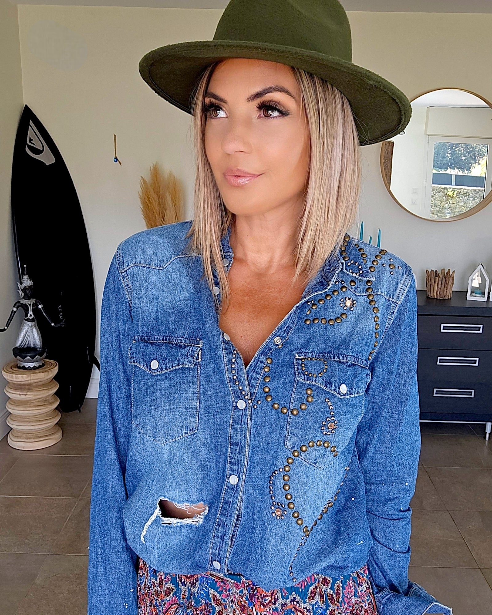 Chemise cloutées en denim - 𝐌𝐚𝐫𝐢𝐧𝐚𝟒𝟒𝐟𝐚𝐦𝐢𝐥𝐲