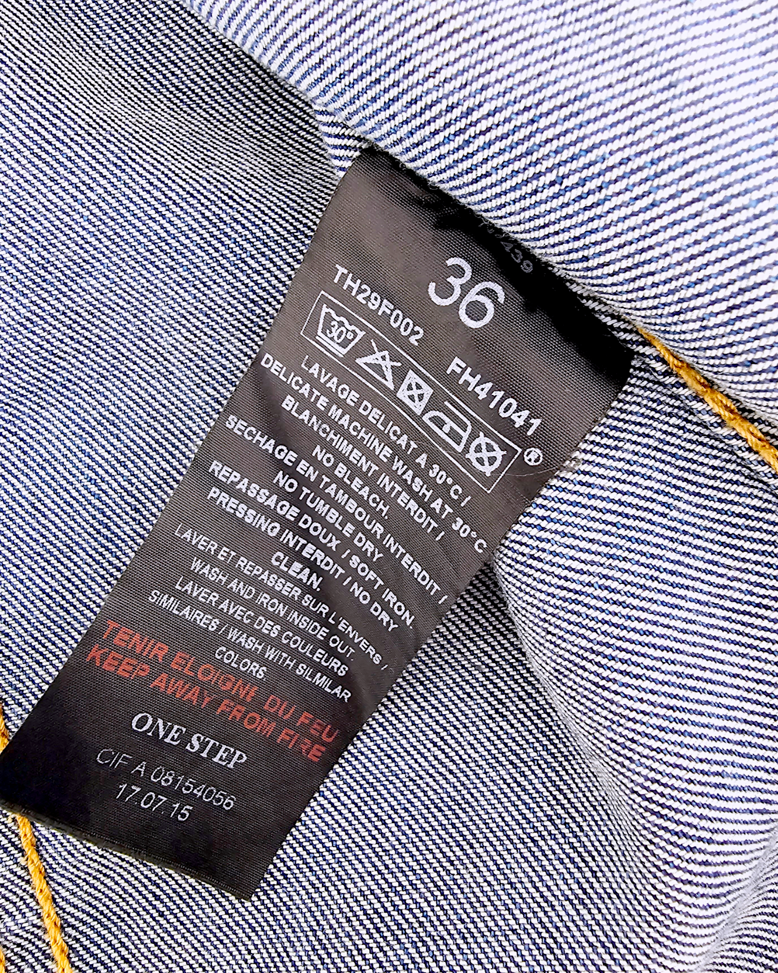 Veste cloutés en denim - 𝐌𝐚𝐫𝐢𝐧𝐚𝟒𝟒𝐟𝐚𝐦𝐢𝐥𝐲