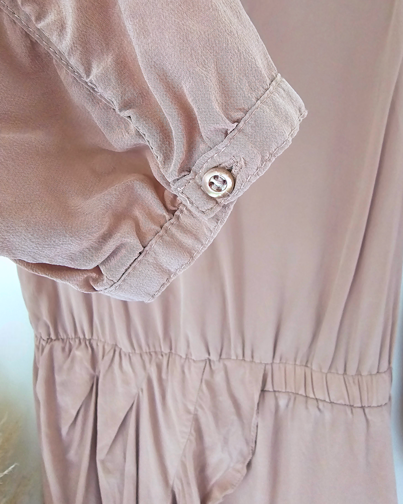 Robe soie beige - 𝐌𝐚𝐫𝐢𝐧𝐚𝟒𝟒𝐟𝐚𝐦𝐢𝐥𝐲