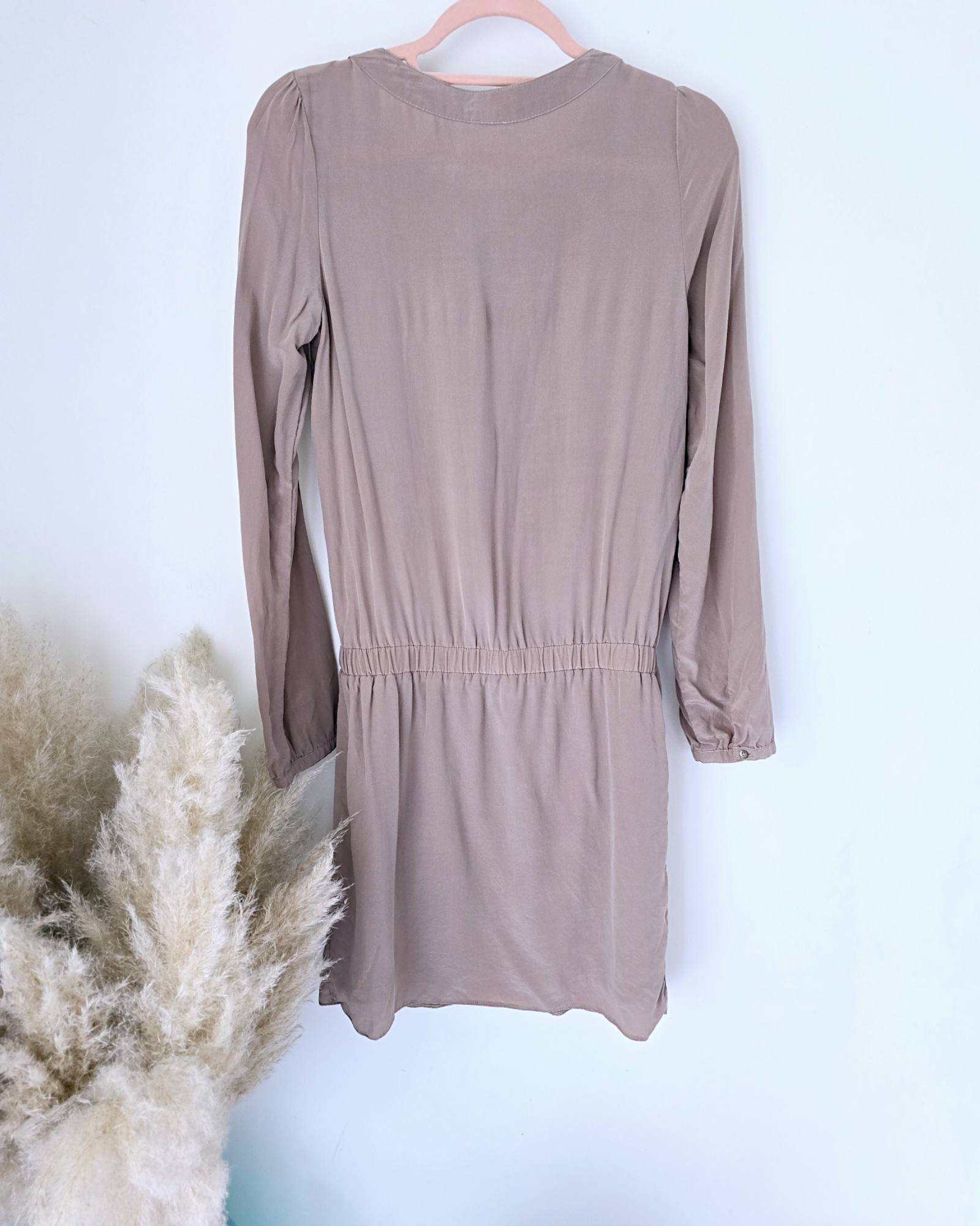 Robe soie beige - 𝐌𝐚𝐫𝐢𝐧𝐚𝟒𝟒𝐟𝐚𝐦𝐢𝐥𝐲