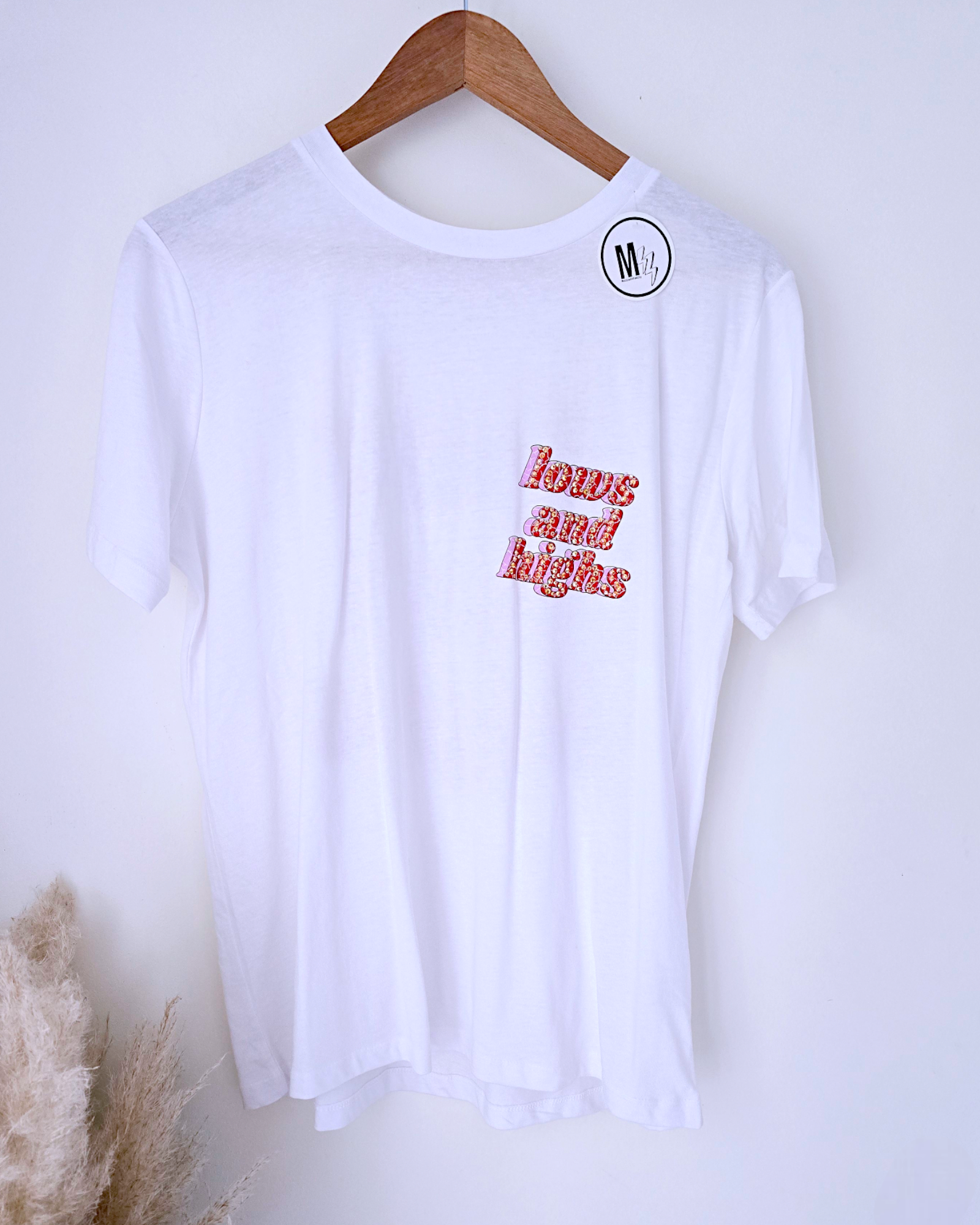 Tee-shirt blanc à tag - 𝐌𝐚𝐫𝐢𝐧𝐚𝟒𝟒𝐟𝐚𝐦𝐢𝐥𝐲