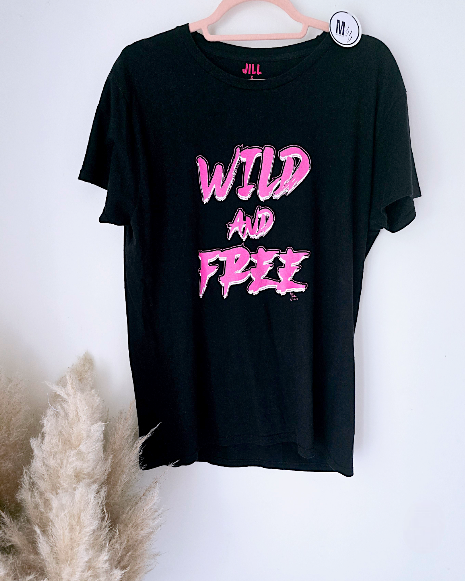 Tee-shirt noir à tag - 𝐌𝐚𝐫𝐢𝐧𝐚𝟒𝟒𝐟𝐚𝐦𝐢𝐥𝐲