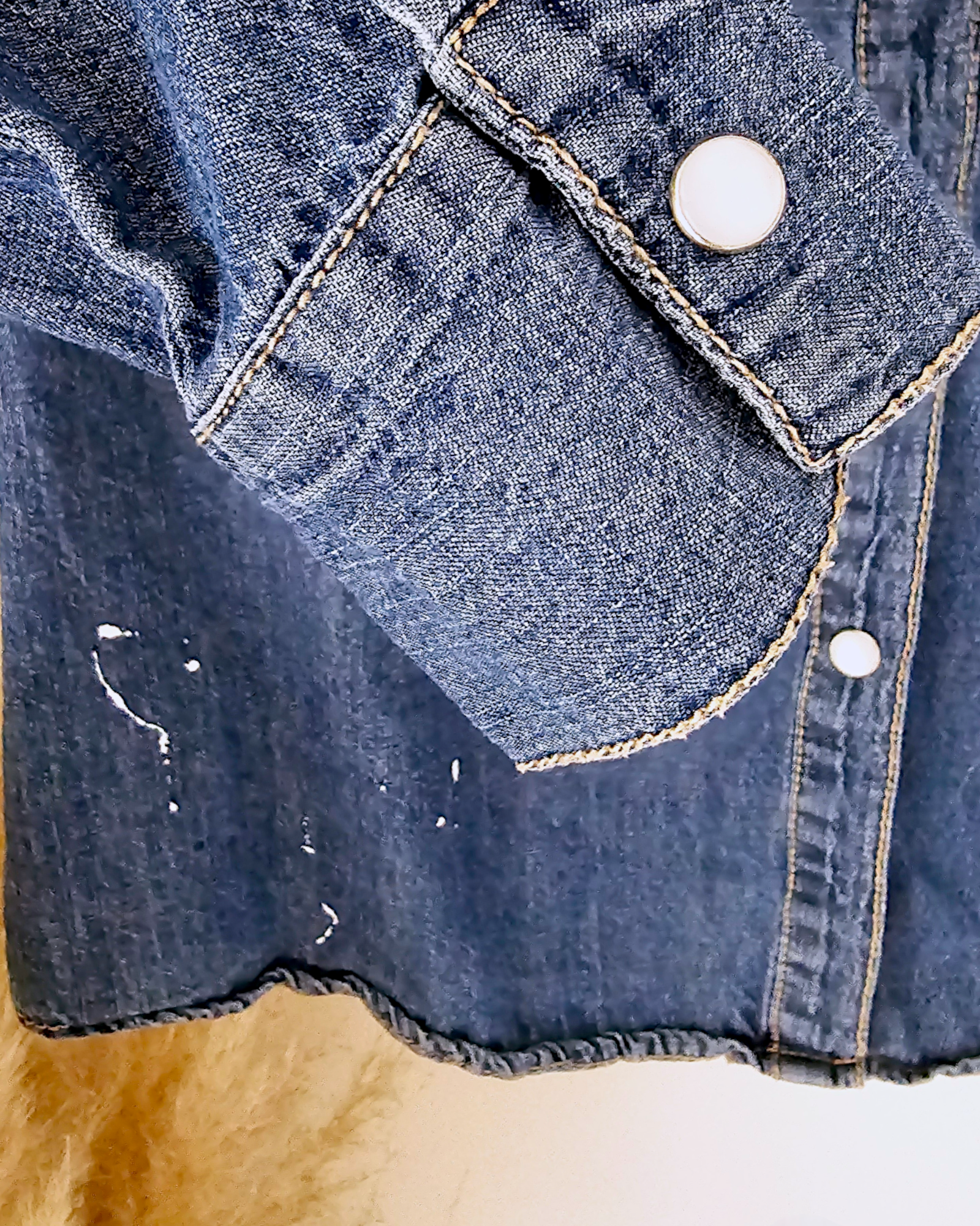 Chemise cloutées en denim - 𝐌𝐚𝐫𝐢𝐧𝐚𝟒𝟒𝐟𝐚𝐦𝐢𝐥𝐲