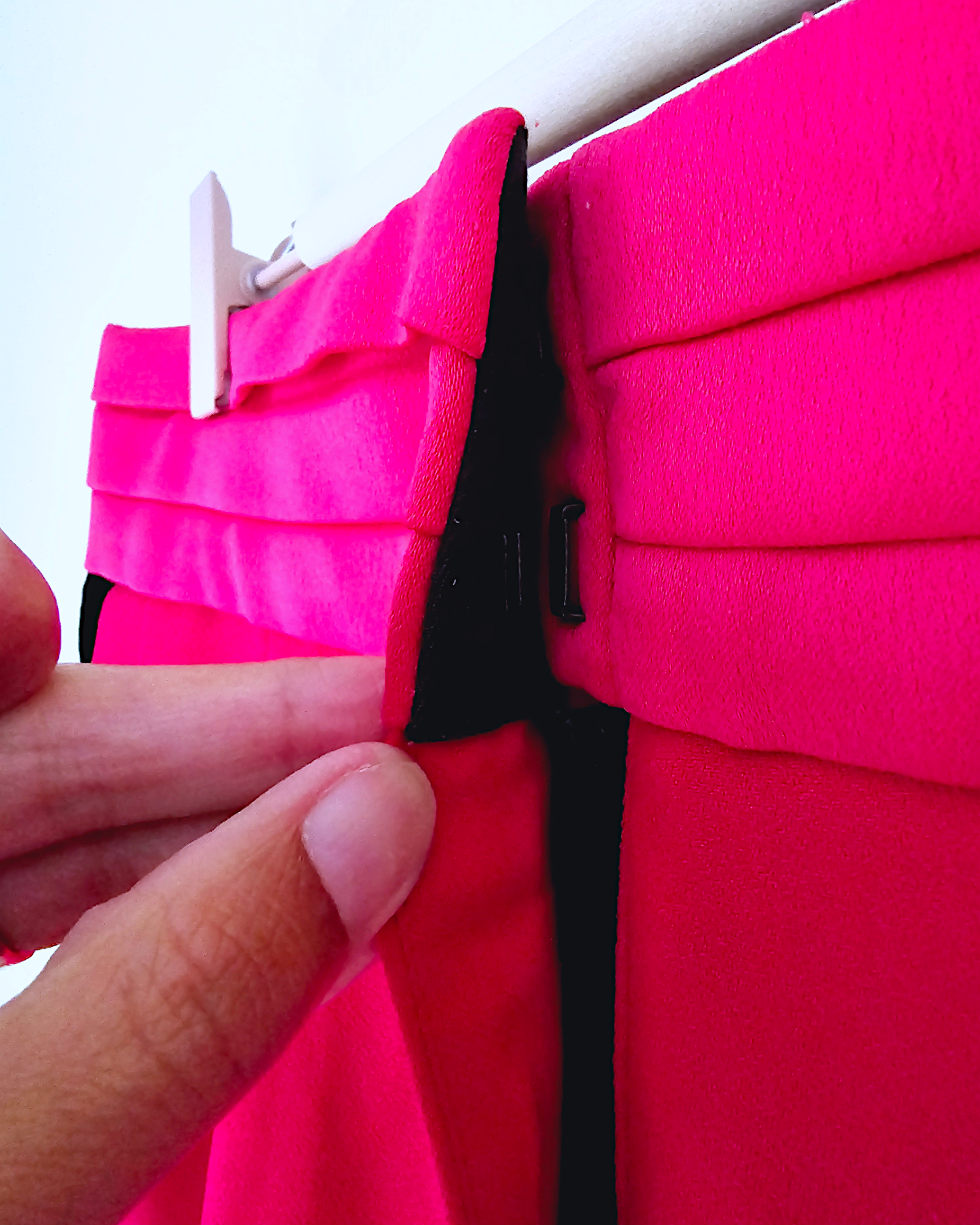 Short chic fuchsia - 𝐌𝐚𝐫𝐢𝐧𝐚𝟒𝟒𝐟𝐚𝐦𝐢𝐥𝐲