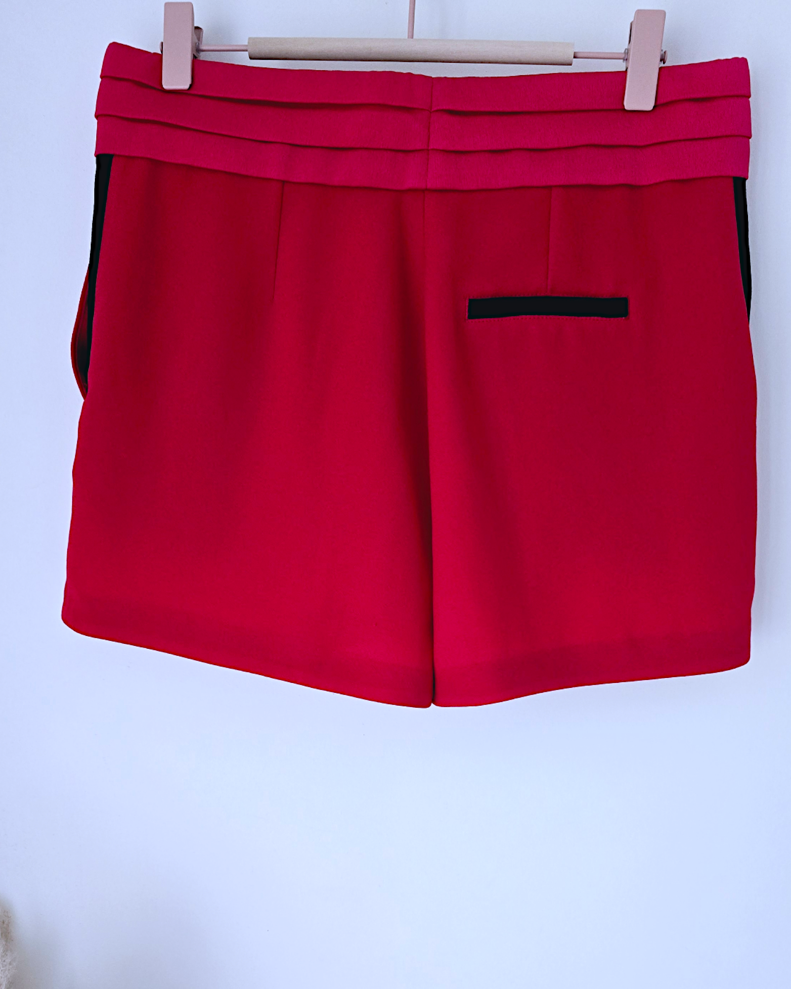Short chic fuchsia - 𝐌𝐚𝐫𝐢𝐧𝐚𝟒𝟒𝐟𝐚𝐦𝐢𝐥𝐲