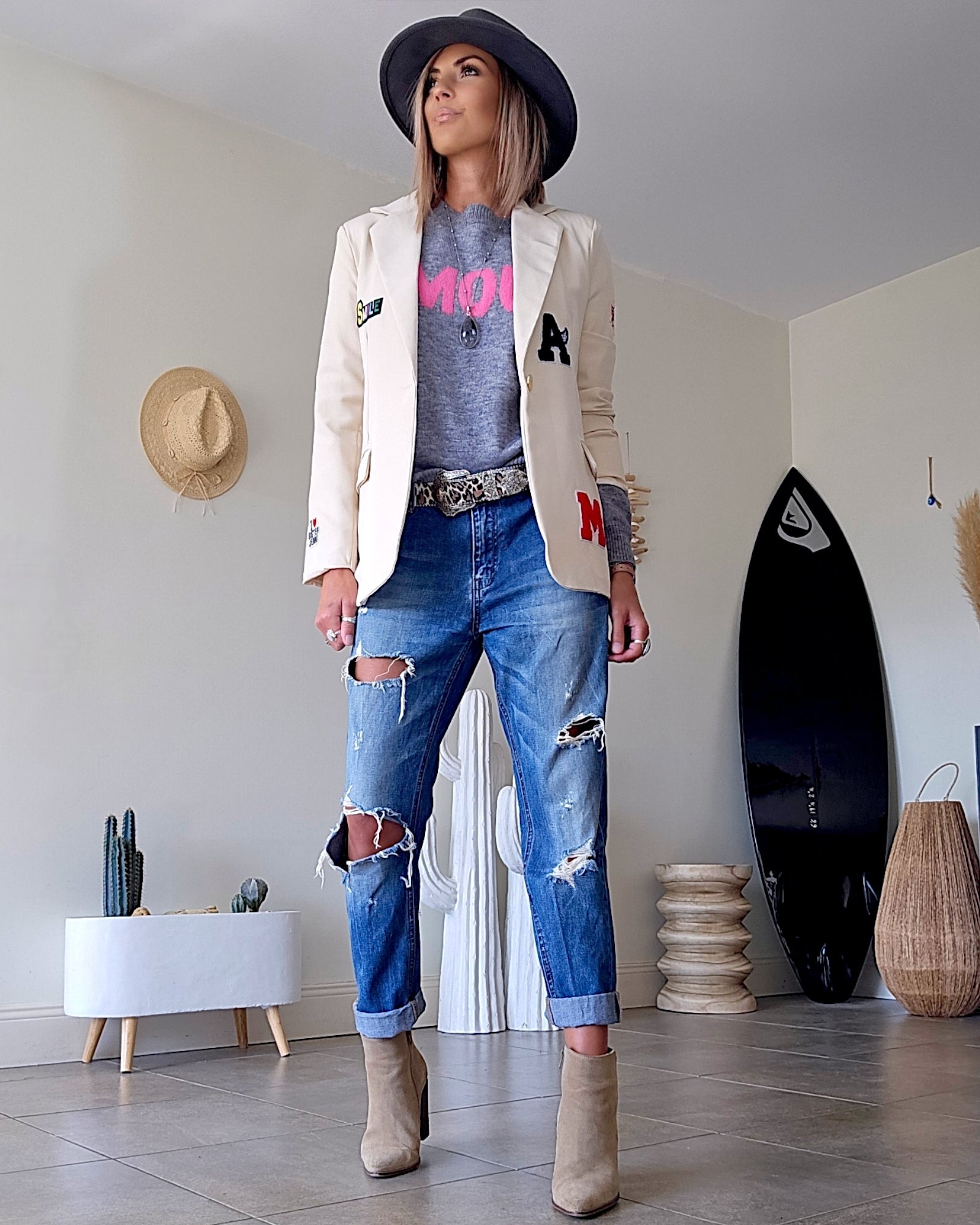 Veste beige à écussons