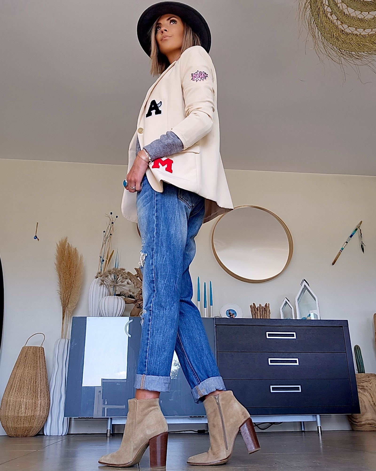 Veste beige à écussons