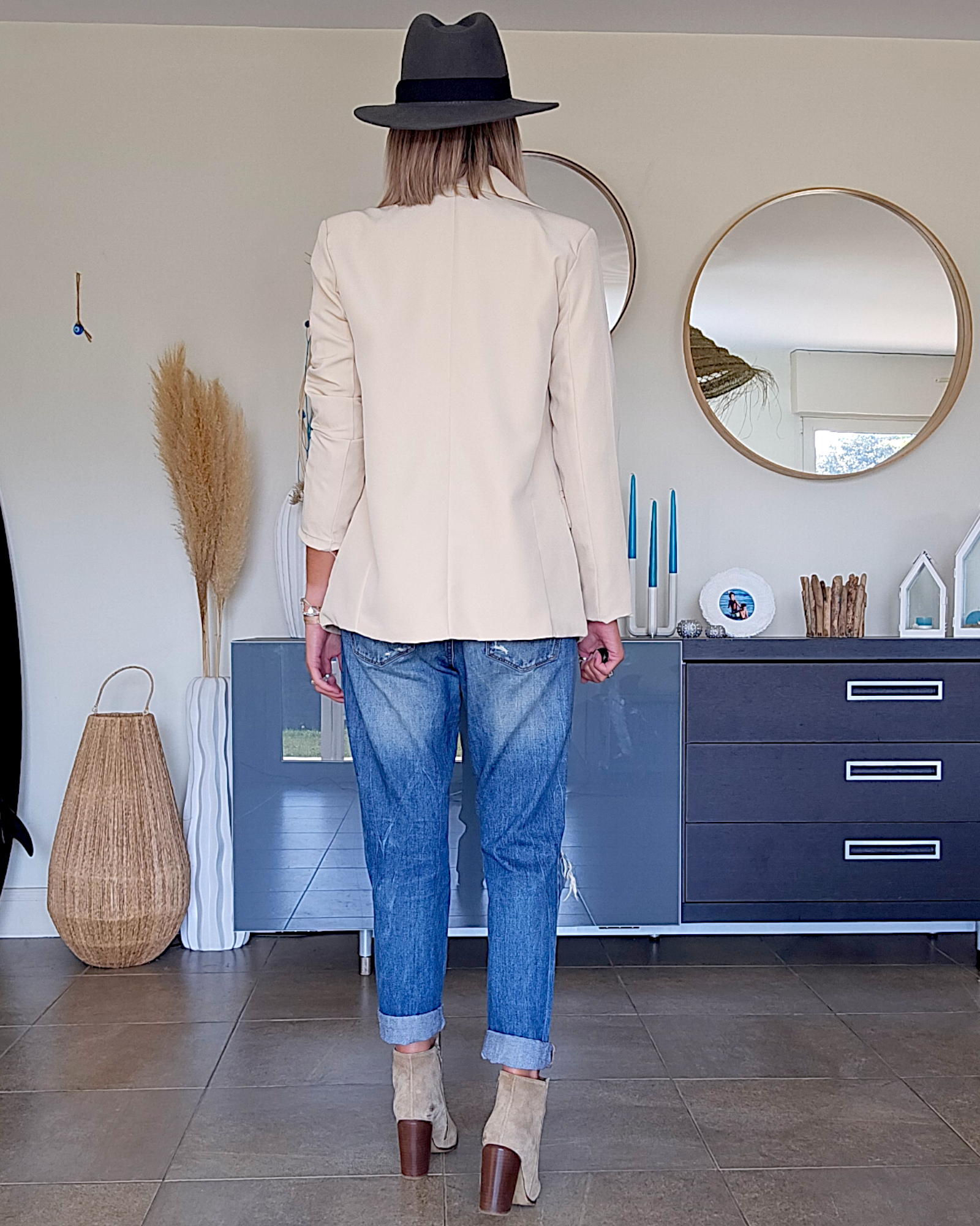 Veste beige à écussons