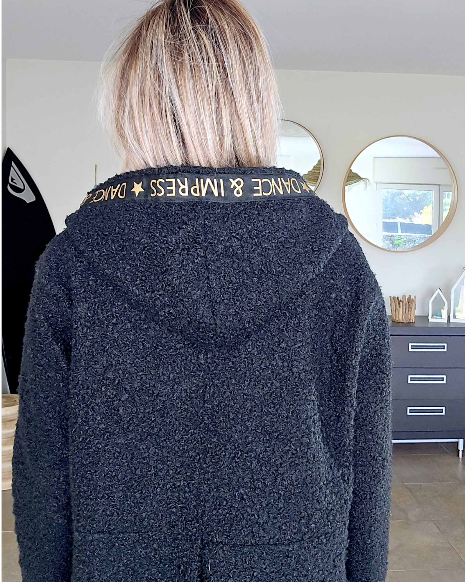 Manteau noir mi-saison