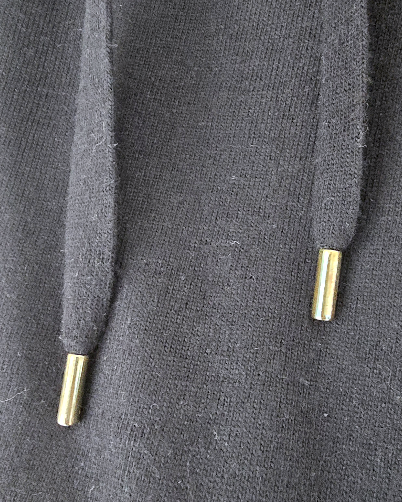 Pull à capuche noir