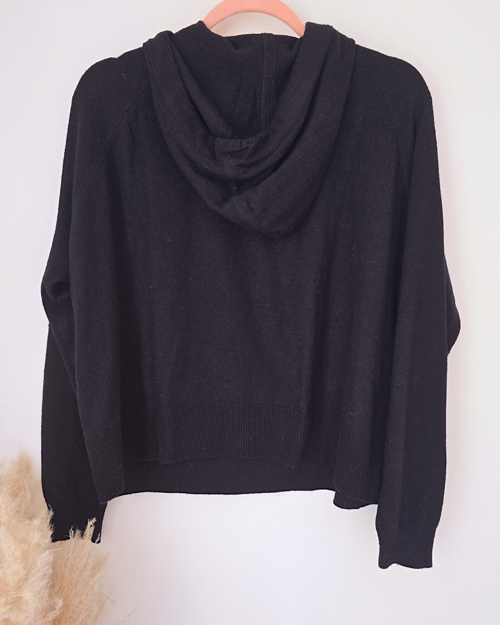 Pull à capuche noir