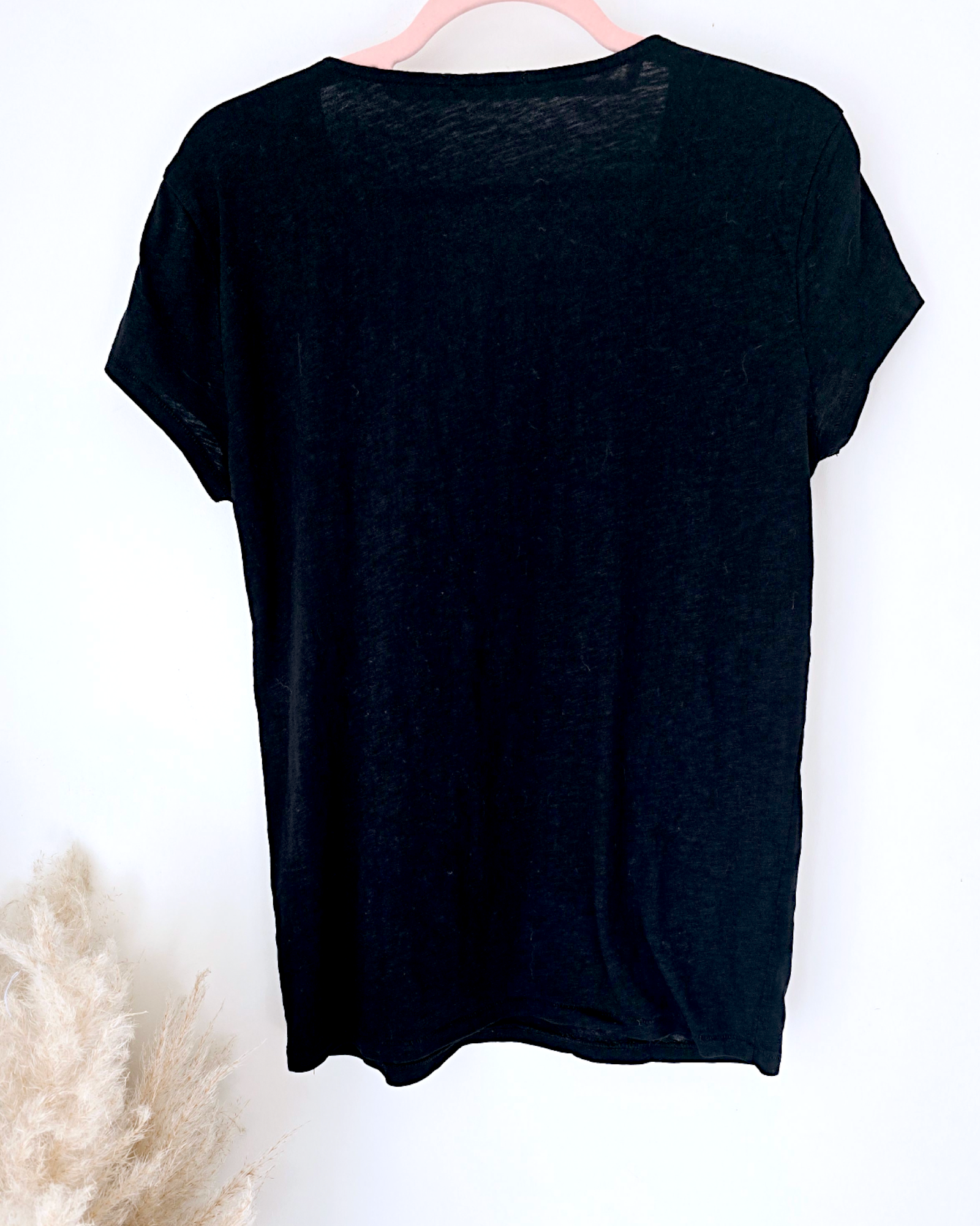 Tee-shirt noir col en V
