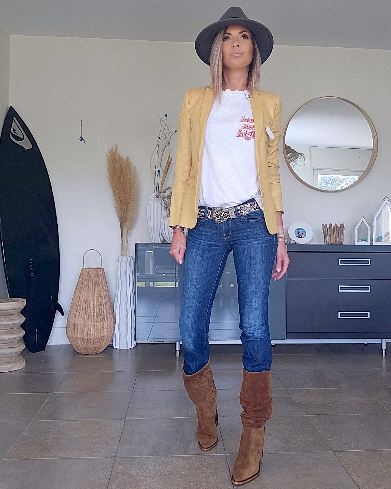 Tee-shirt blanc à tag - 𝐌𝐚𝐫𝐢𝐧𝐚𝟒𝟒𝐟𝐚𝐦𝐢𝐥𝐲