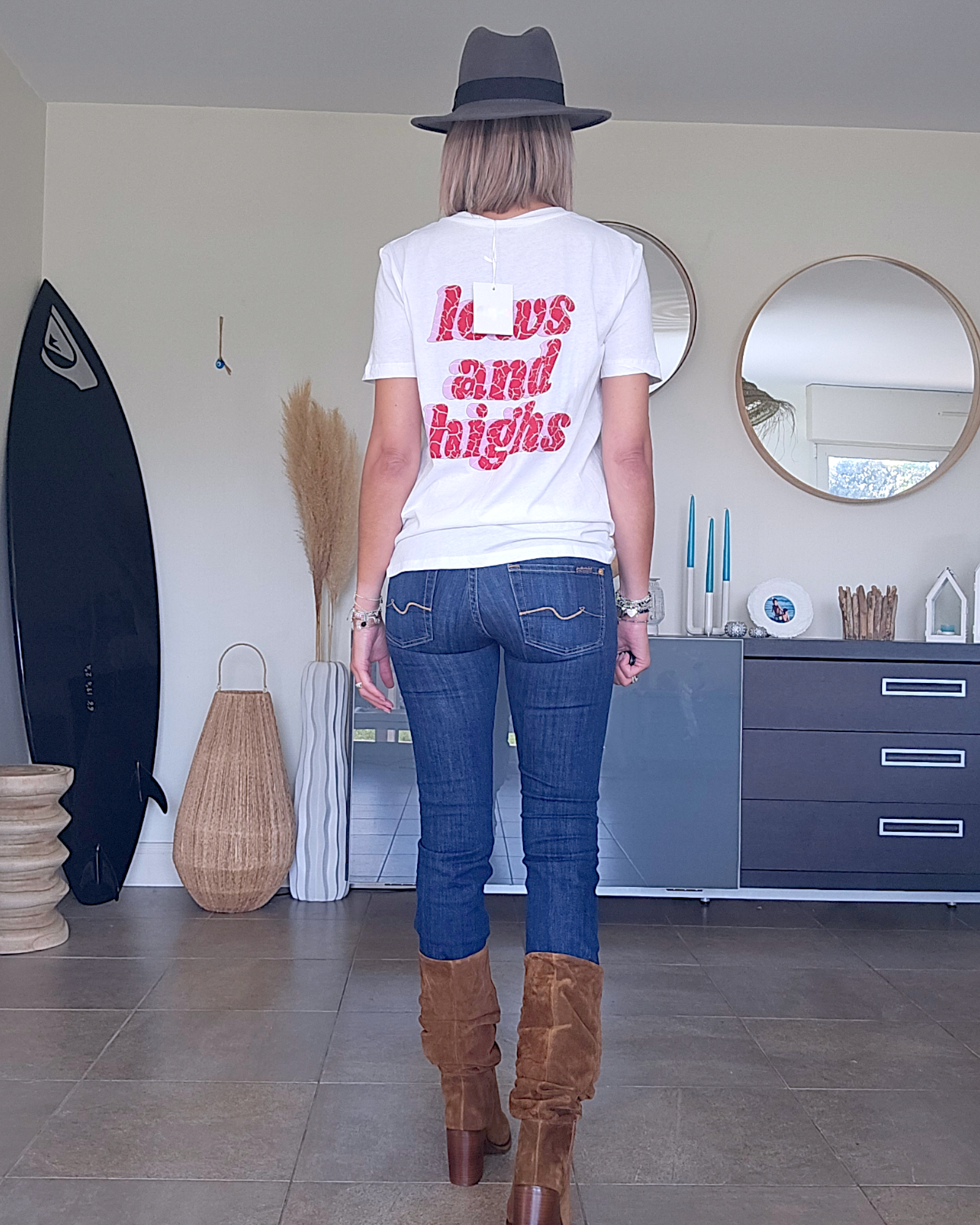 Tee-shirt blanc à tag - 𝐌𝐚𝐫𝐢𝐧𝐚𝟒𝟒𝐟𝐚𝐦𝐢𝐥𝐲