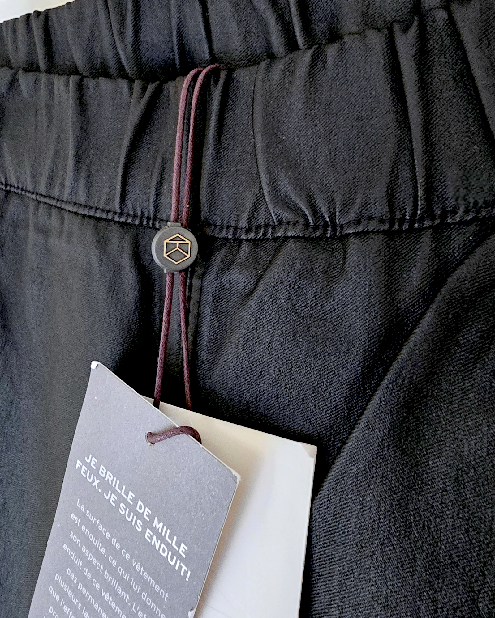 Pantalon legging noir huilé