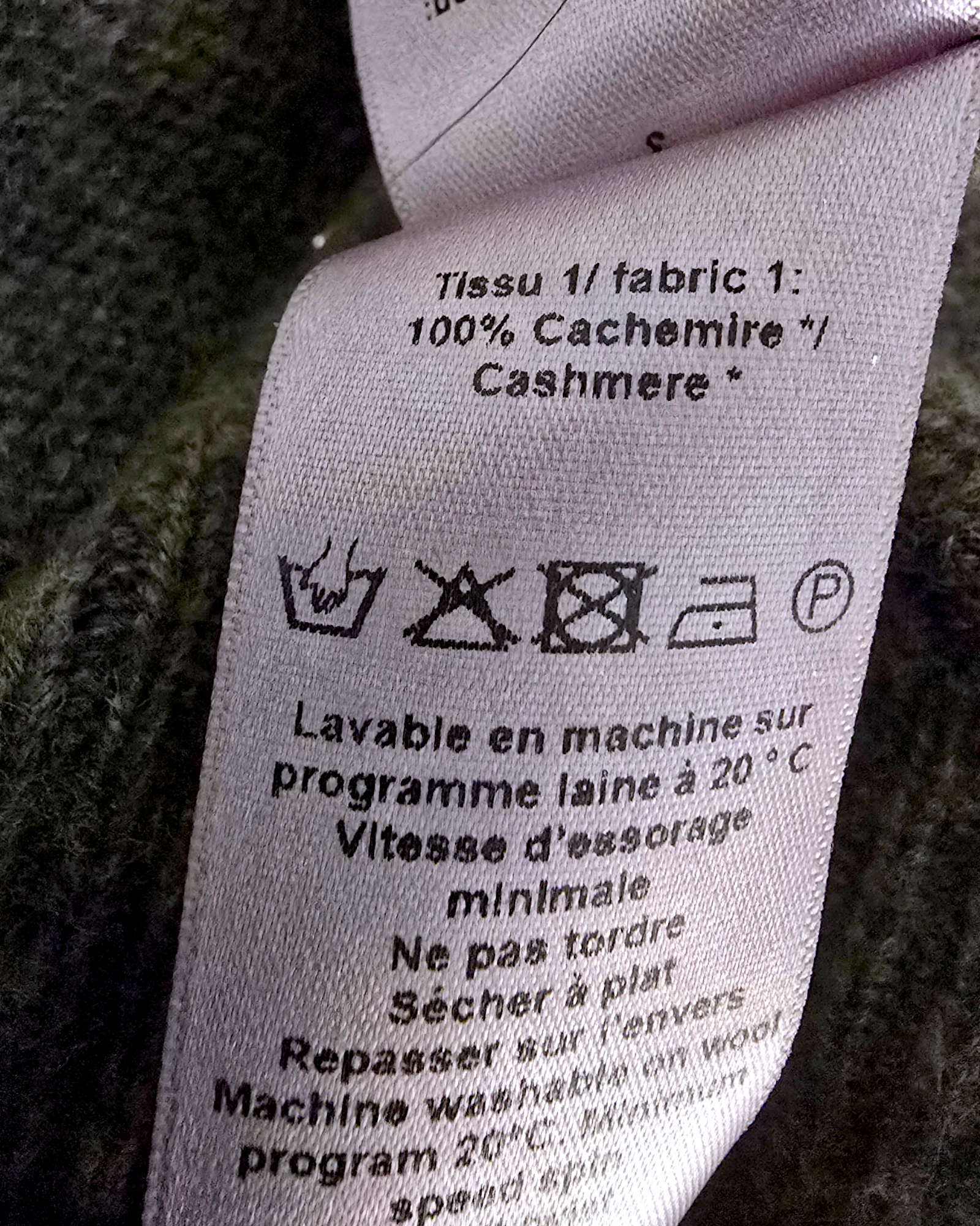 Pull cachemire à capuche