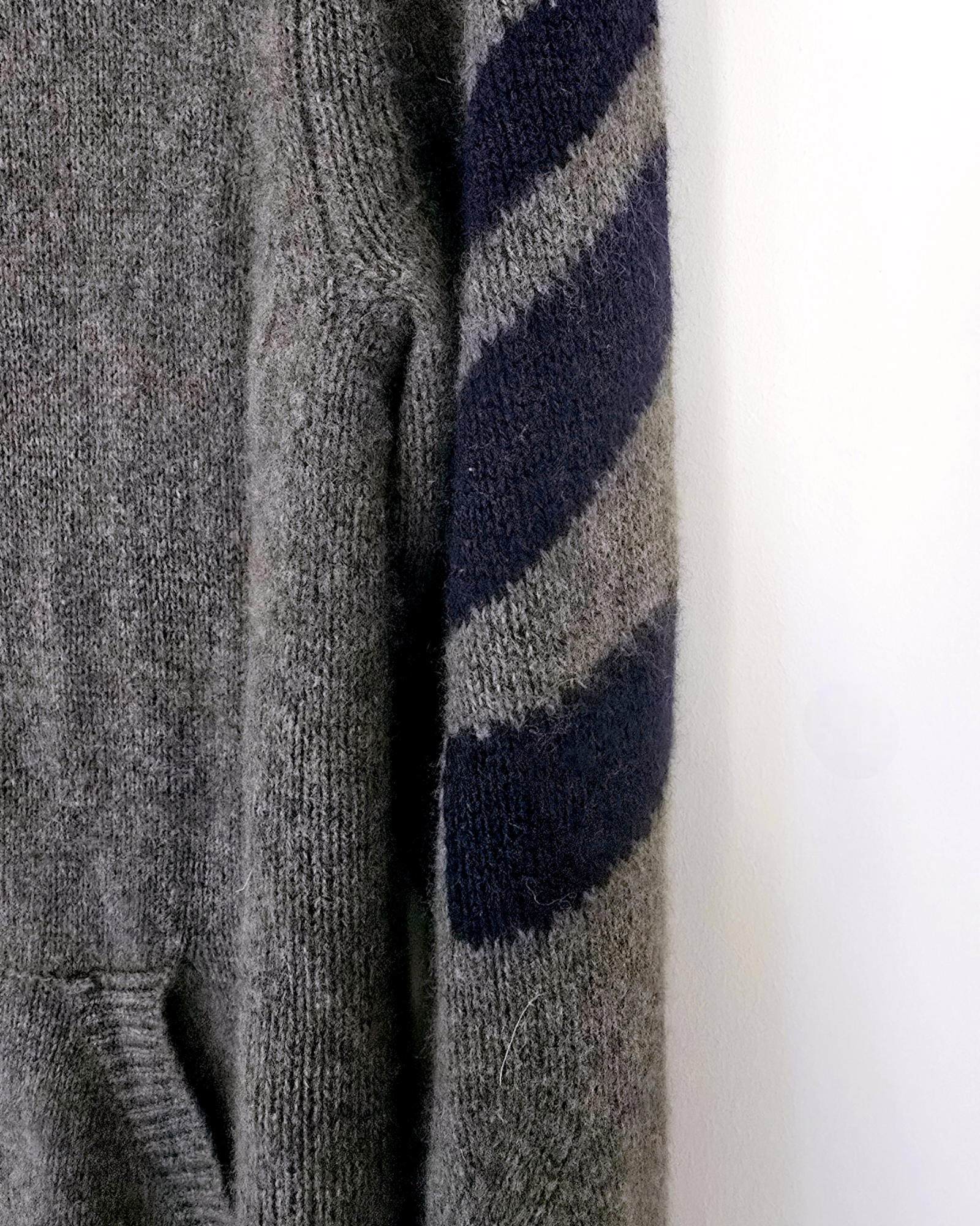 Pull cachemire à capuche