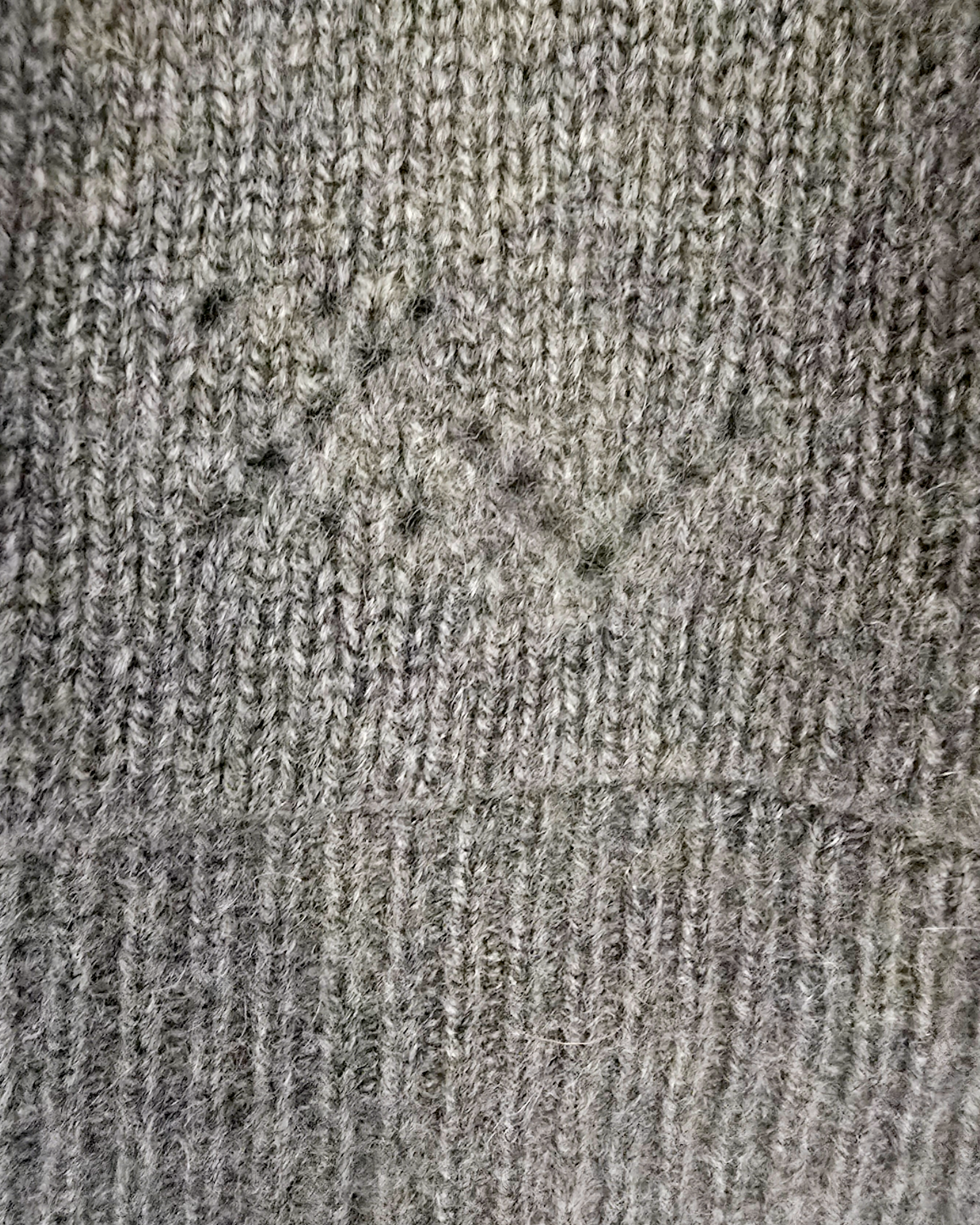 Pull cachemire à capuche