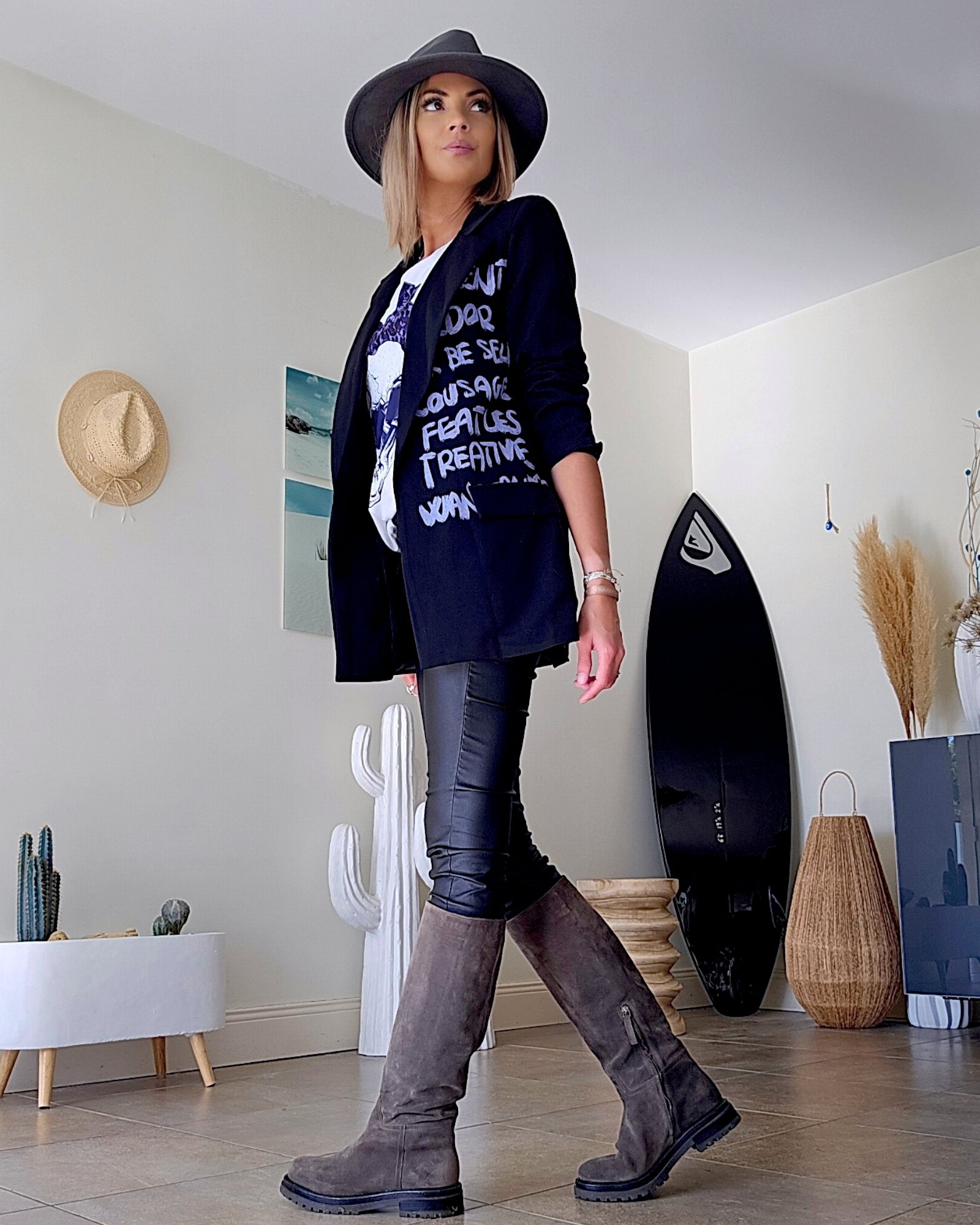 Veste noire à tags parmes
