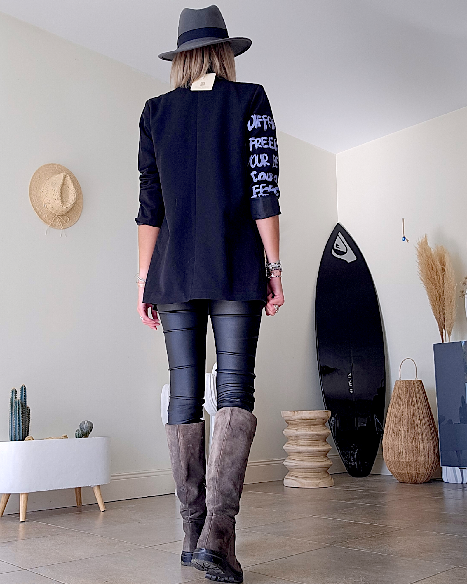 Veste noire à tags parmes