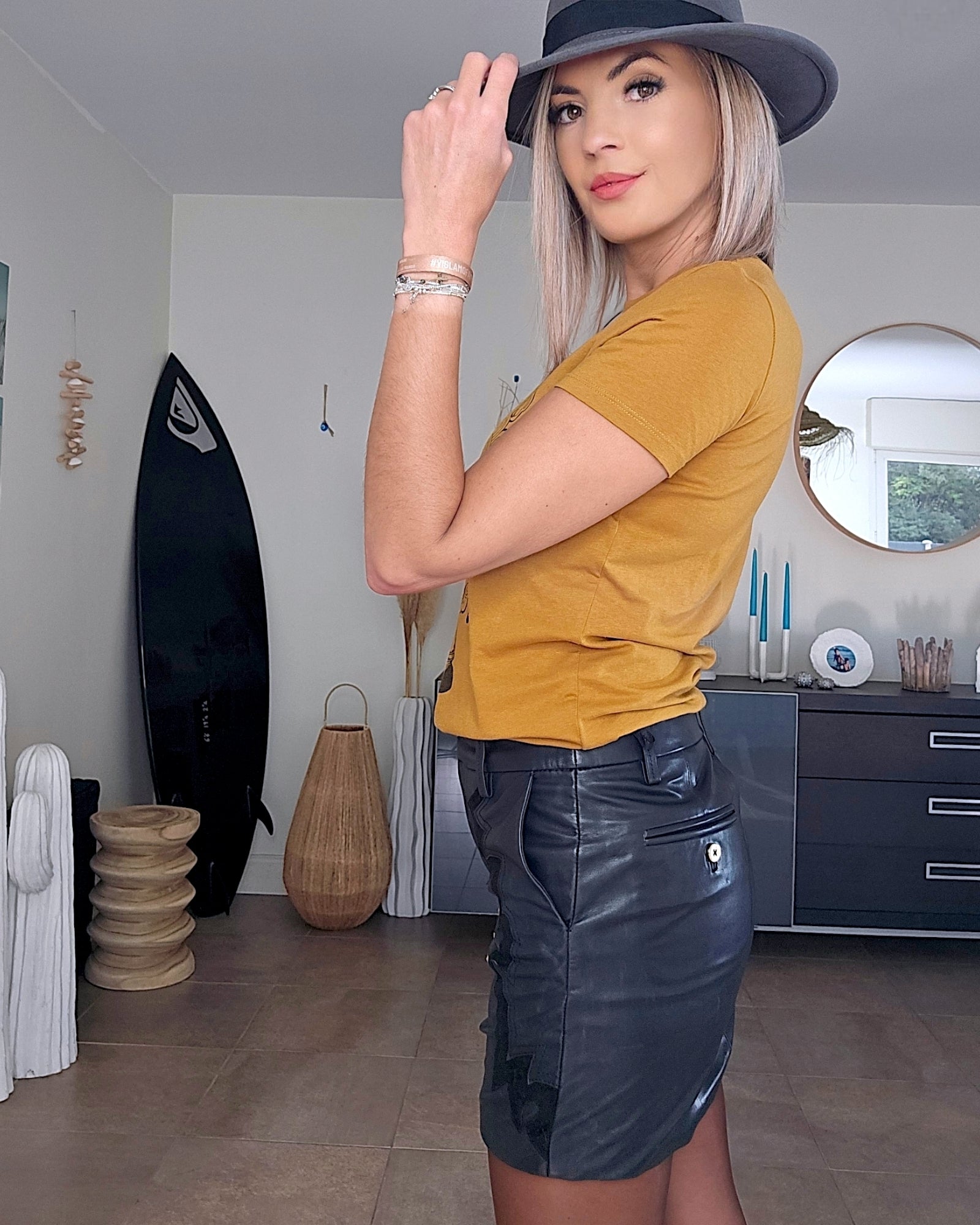 Tee-shirt love jaune