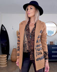 Manteau à tag camel